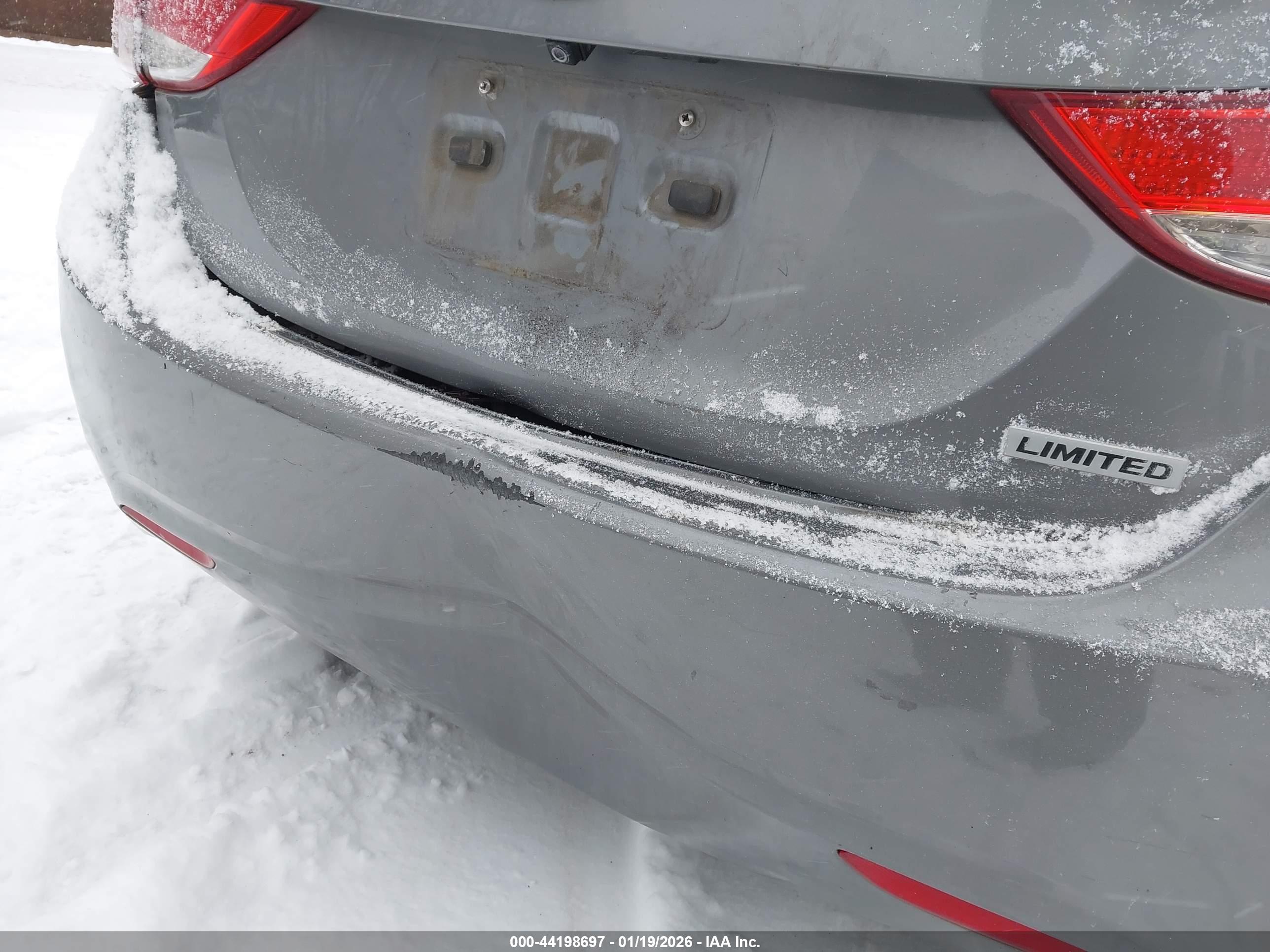 HYUNDAI ELANTRA image 6