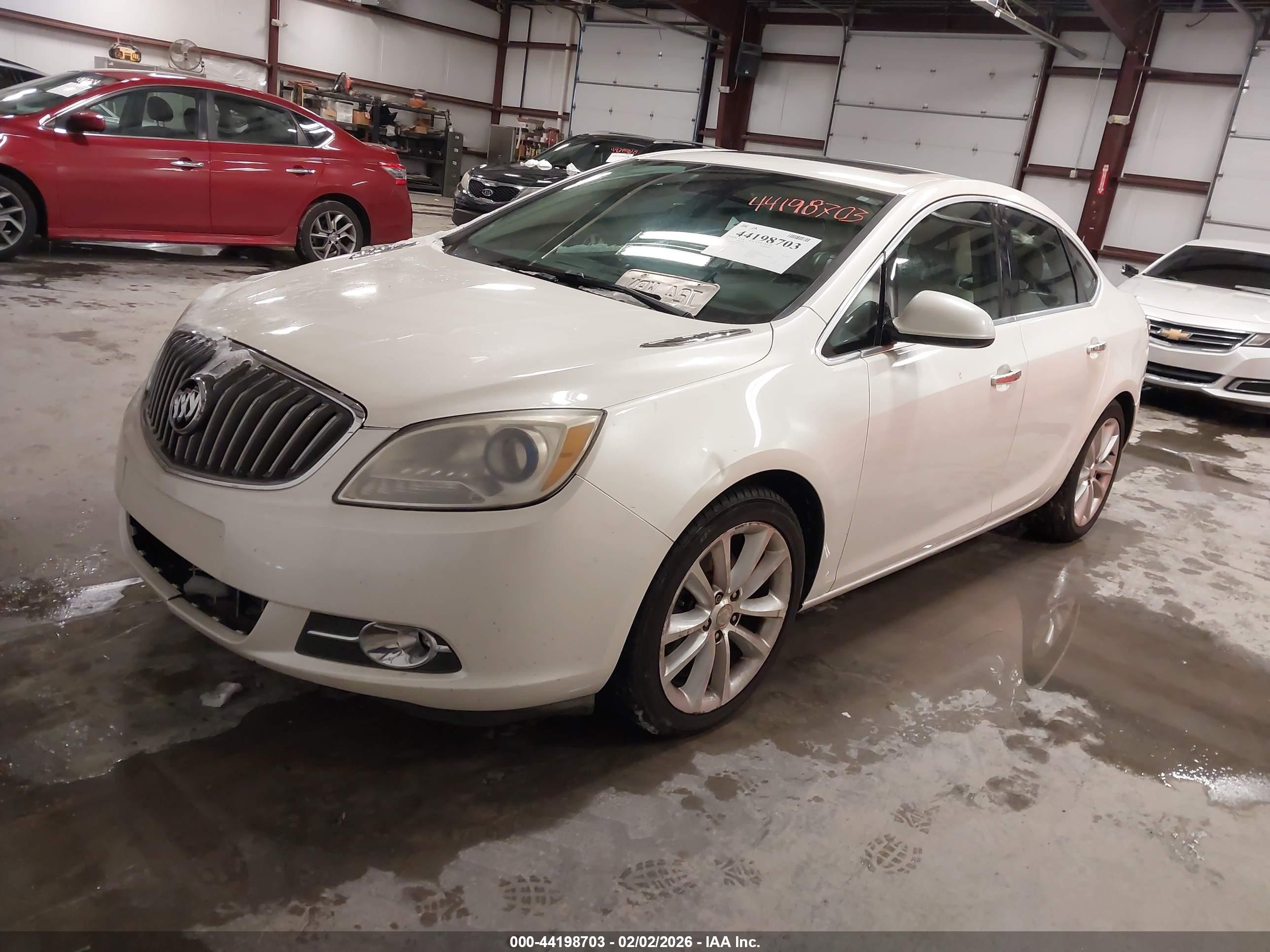 BUICK VERANO image 2