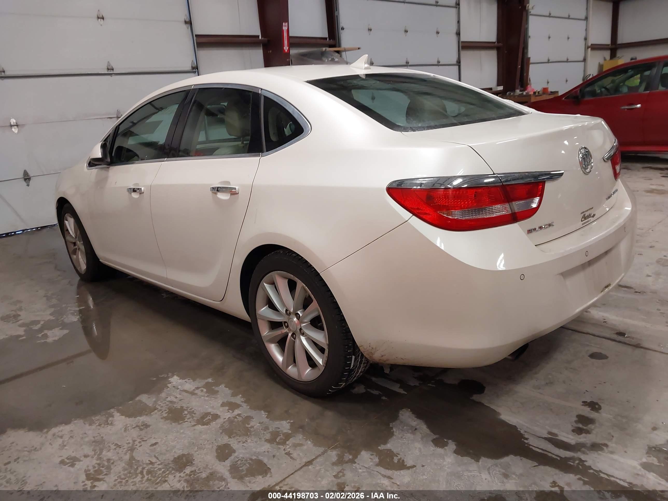 BUICK VERANO image 3