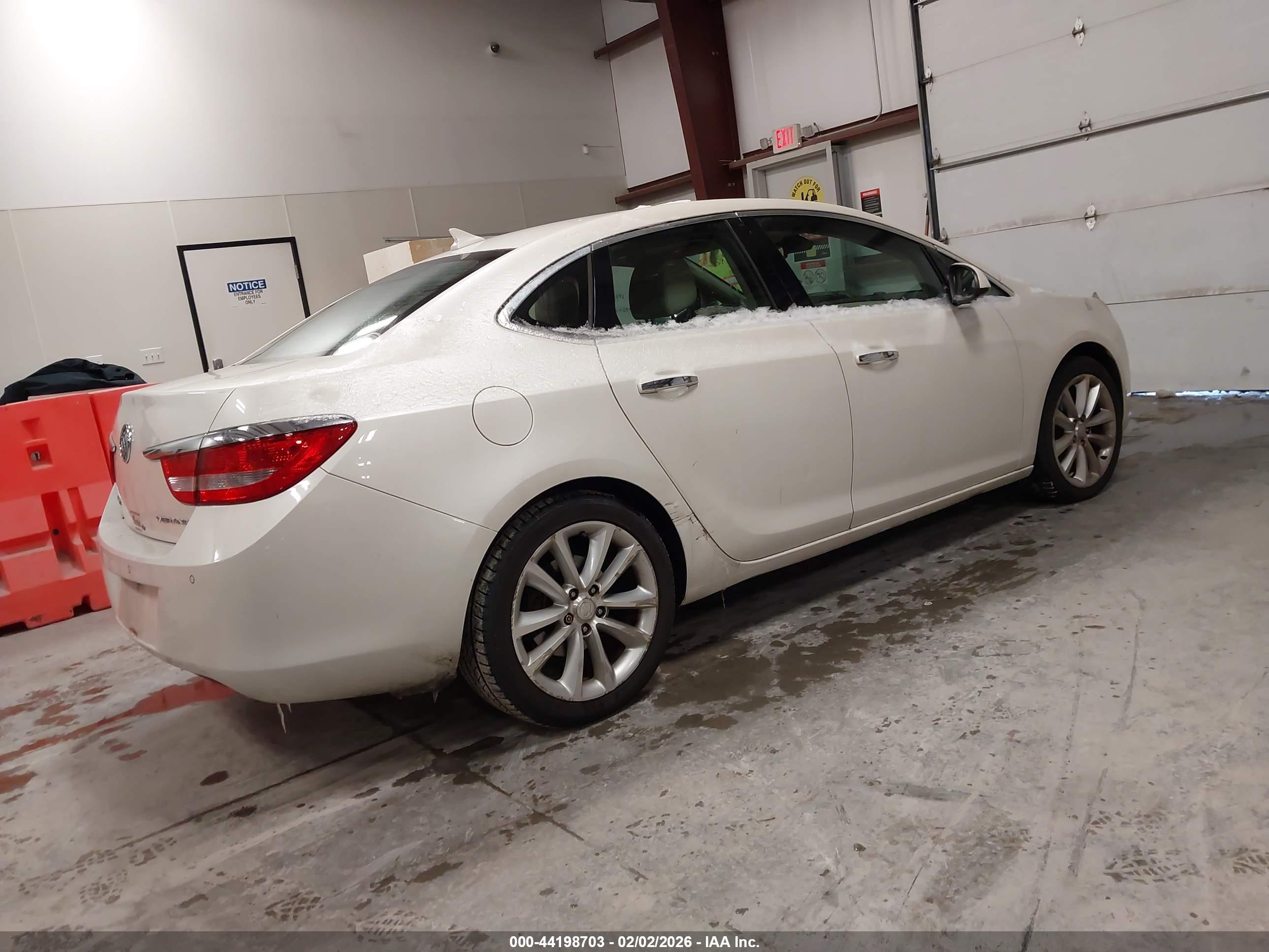 BUICK VERANO image 4