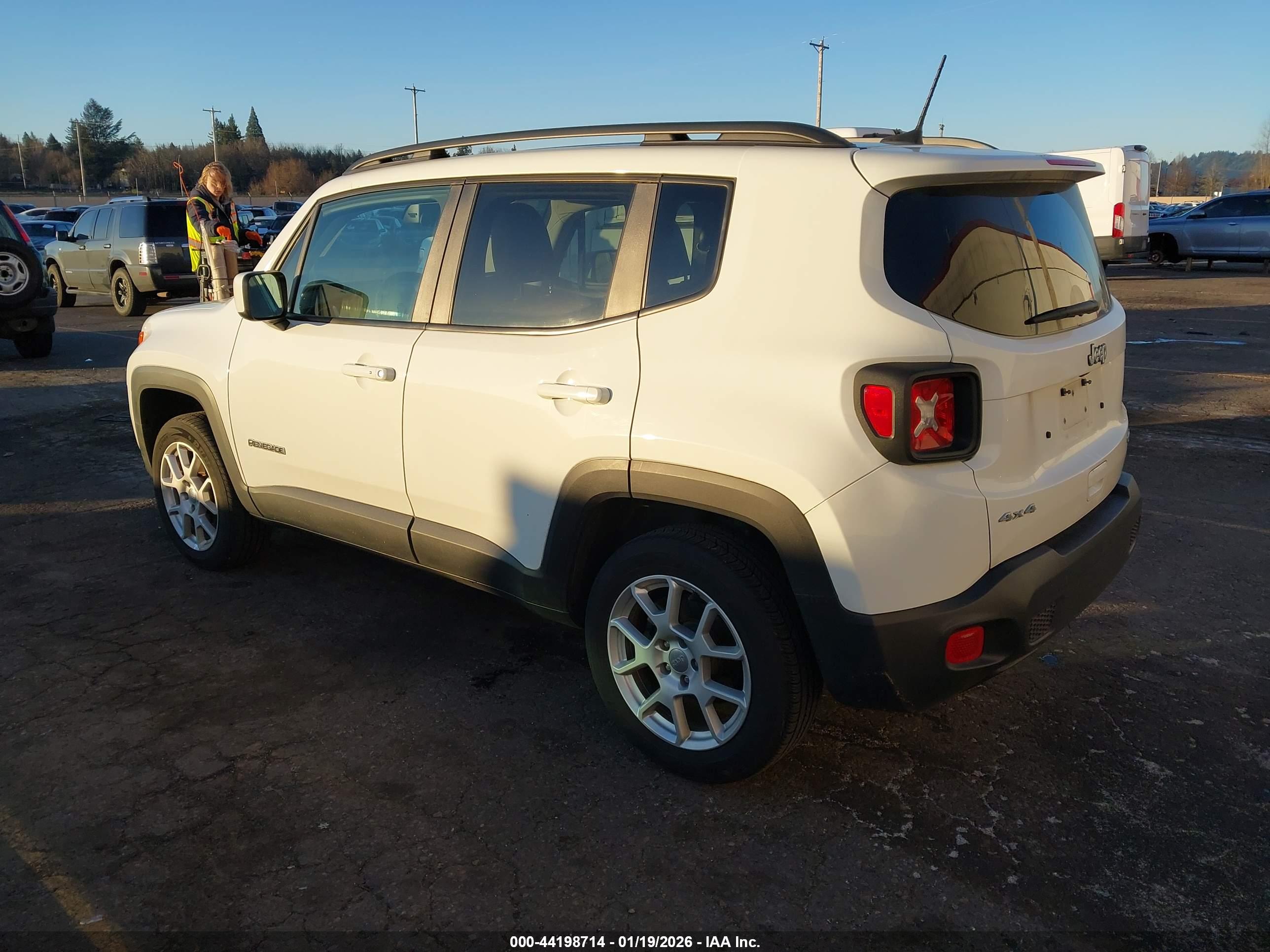 JEEP RENEGADE image 3