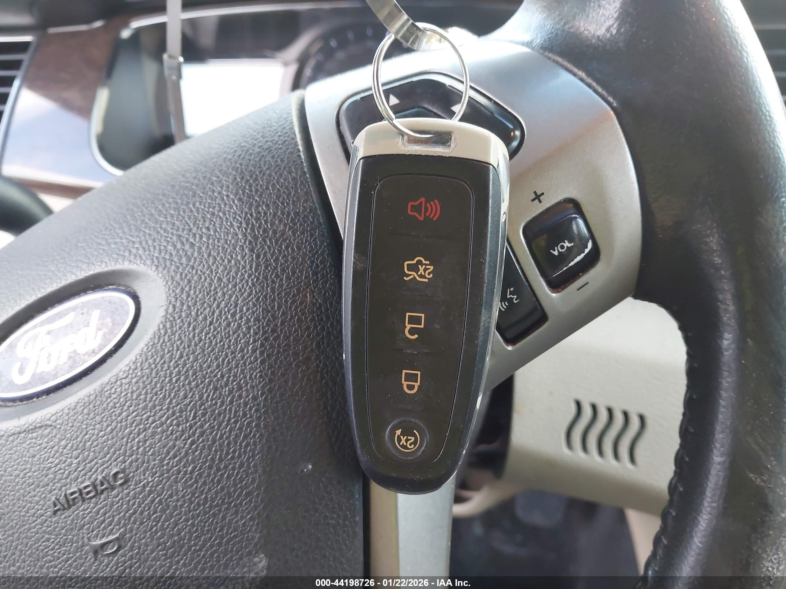 FORD TAURUS image 11