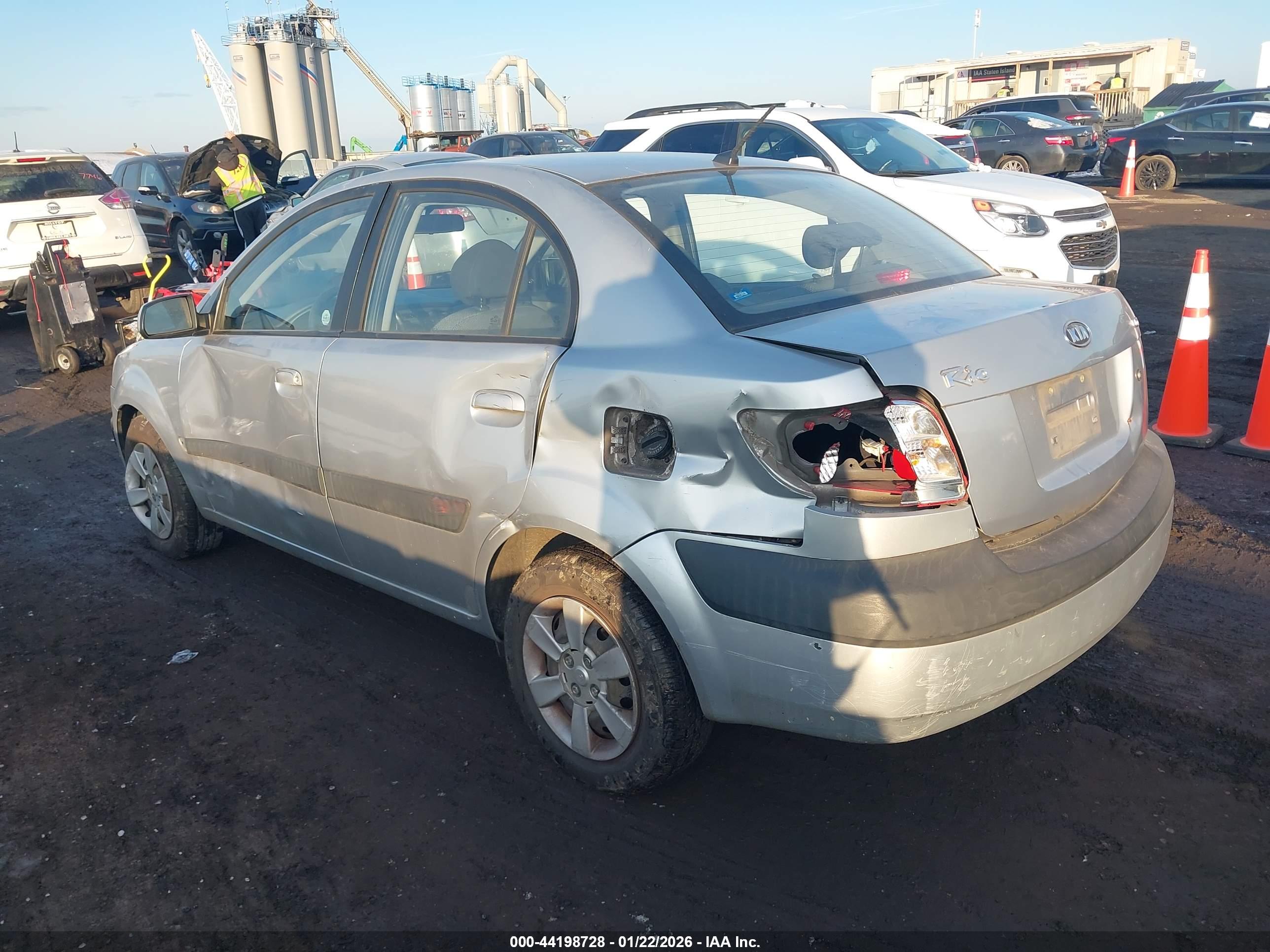 KIA RIO image 3