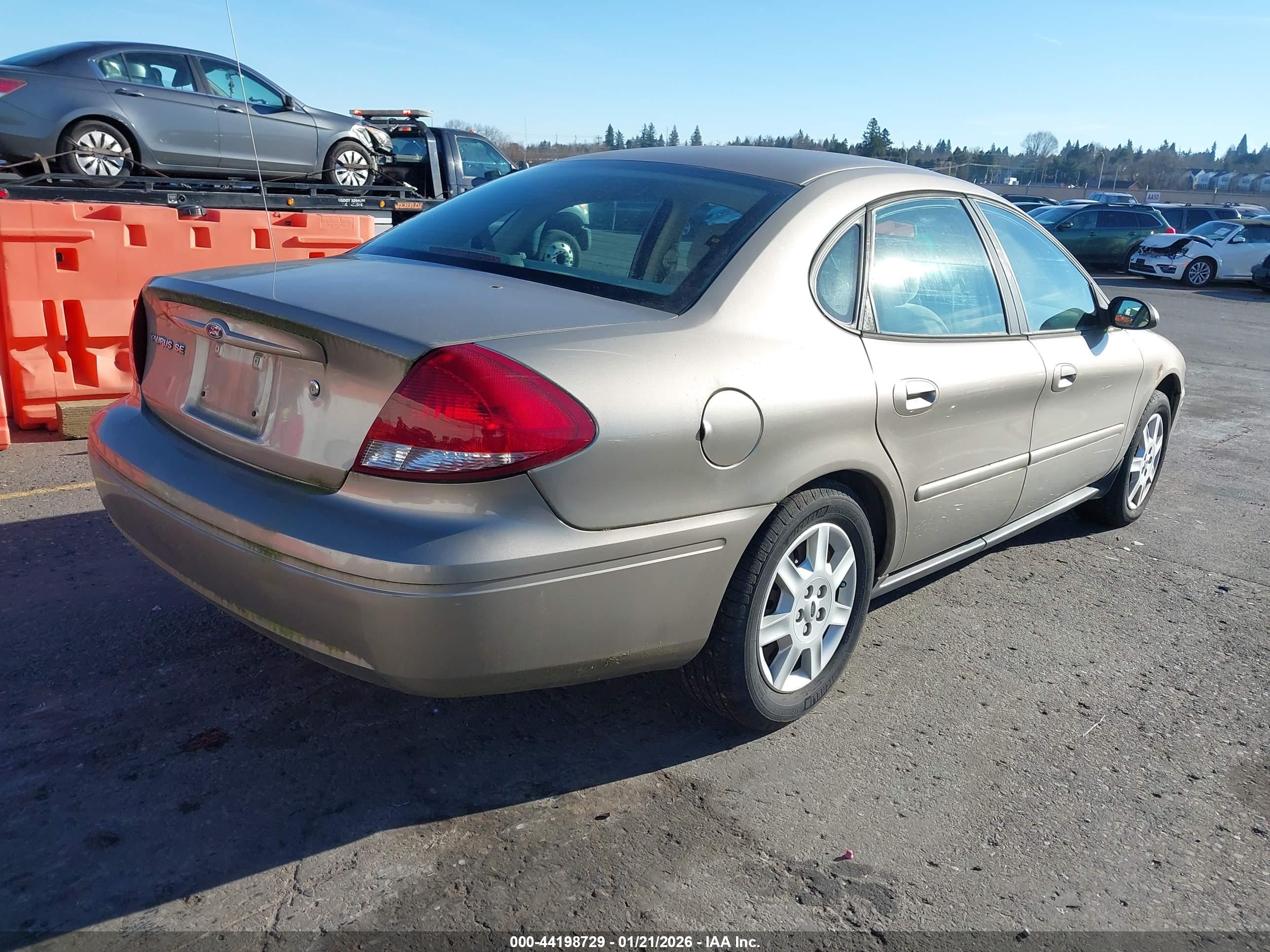 FORD TAURUS image 4
