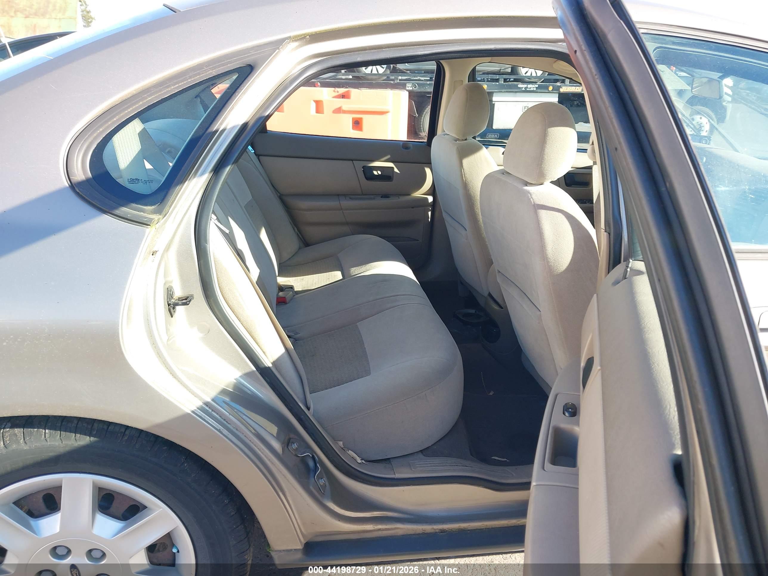 FORD TAURUS image 8