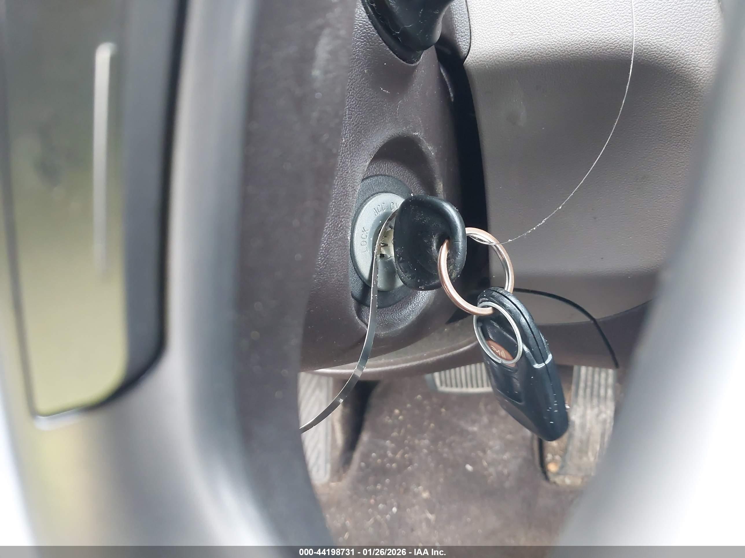 HYUNDAI TUCSON image 11