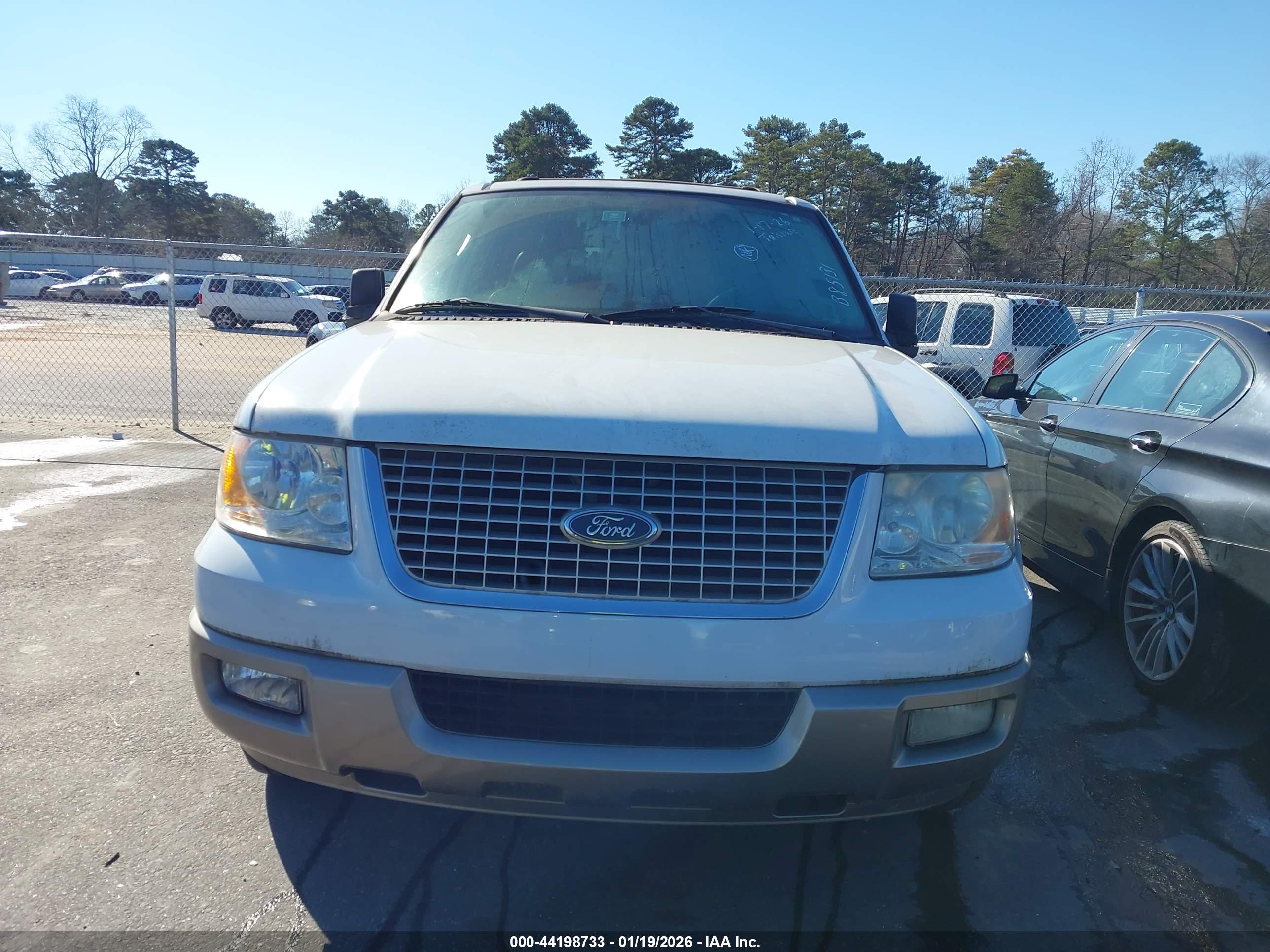 FORD EXPEDITION image 10