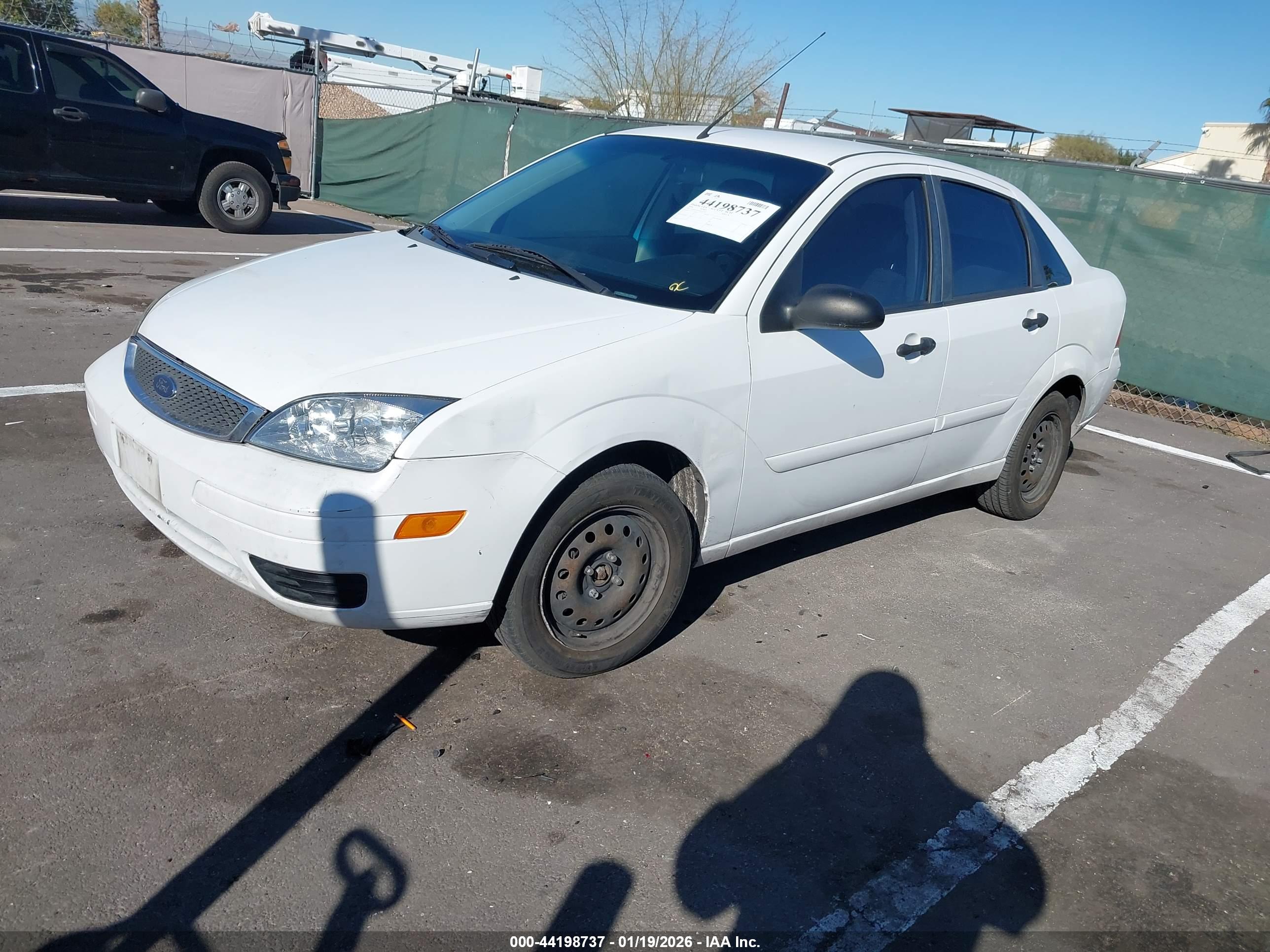 FORD FOCUS image 2