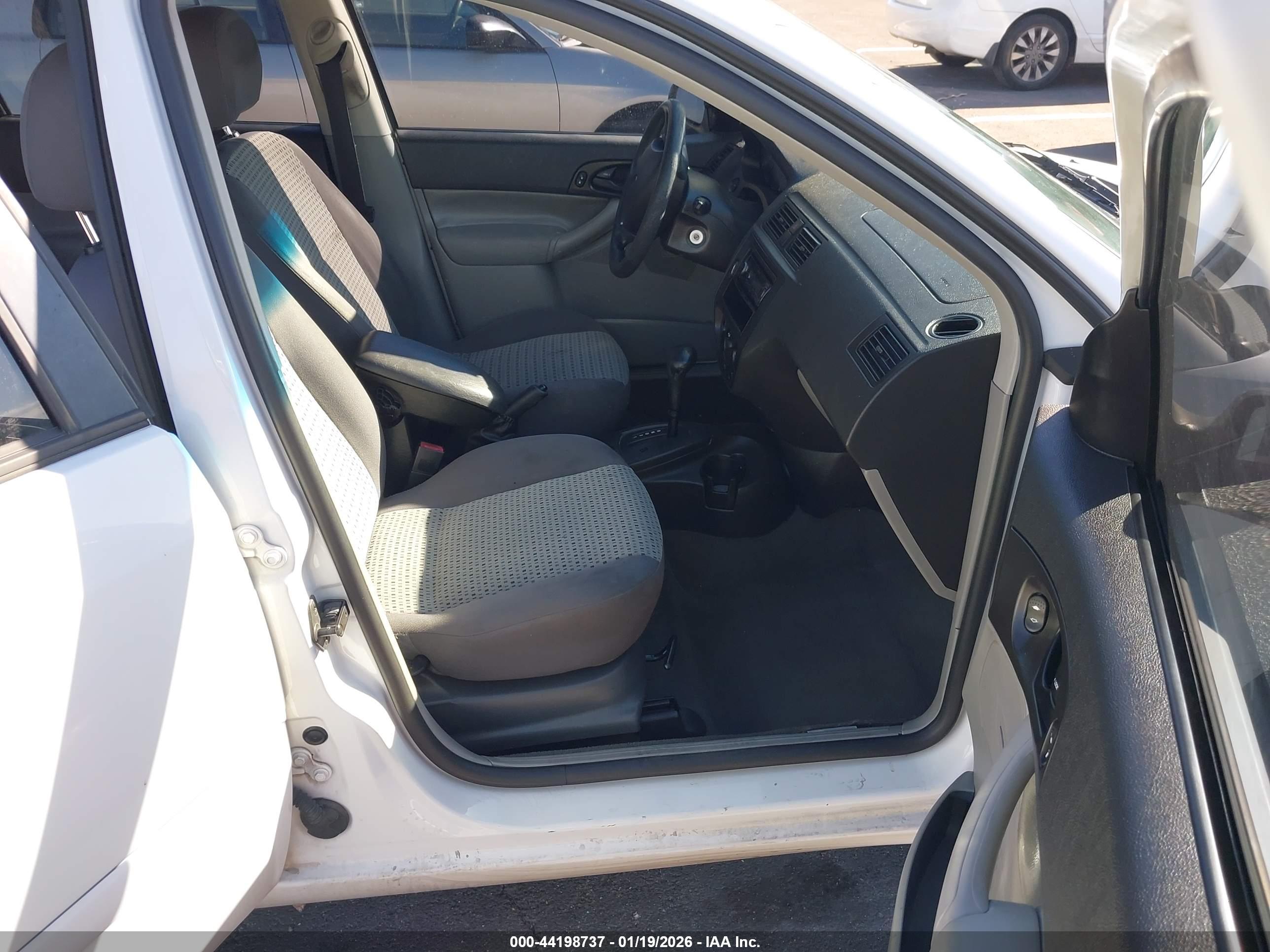 FORD FOCUS image 5
