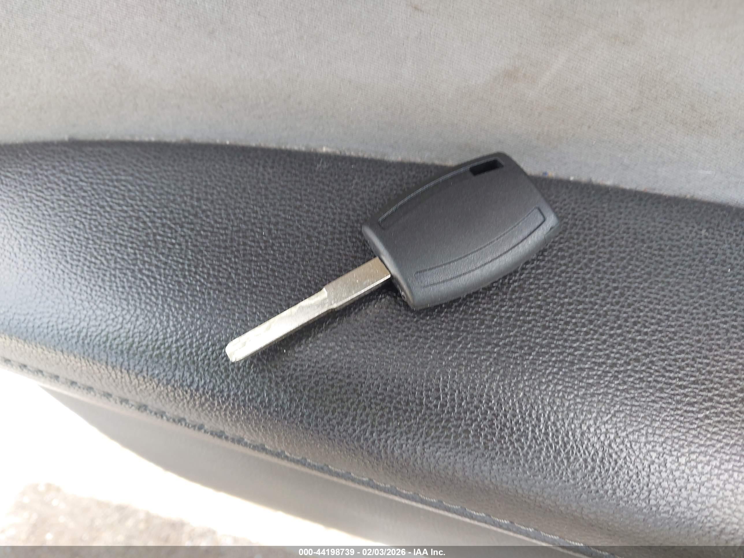 FORD FUSION image 11