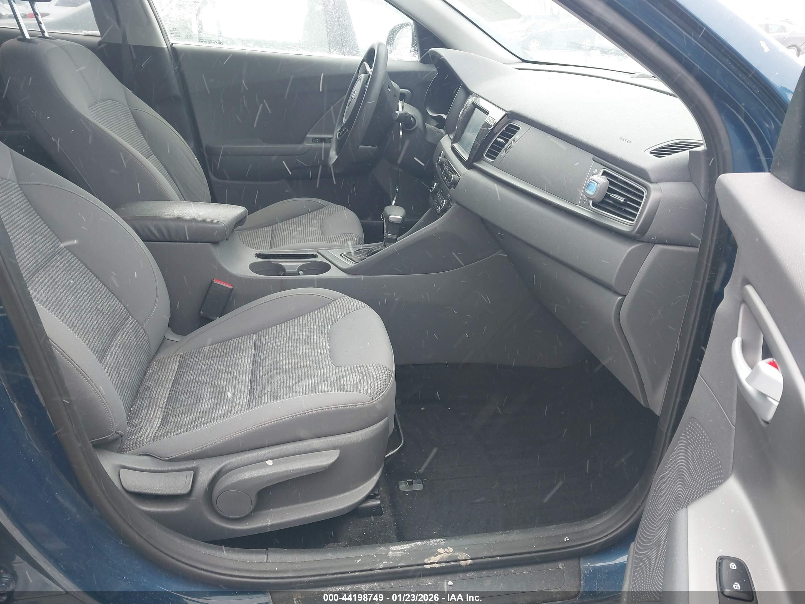 KIA NIRO image 5
