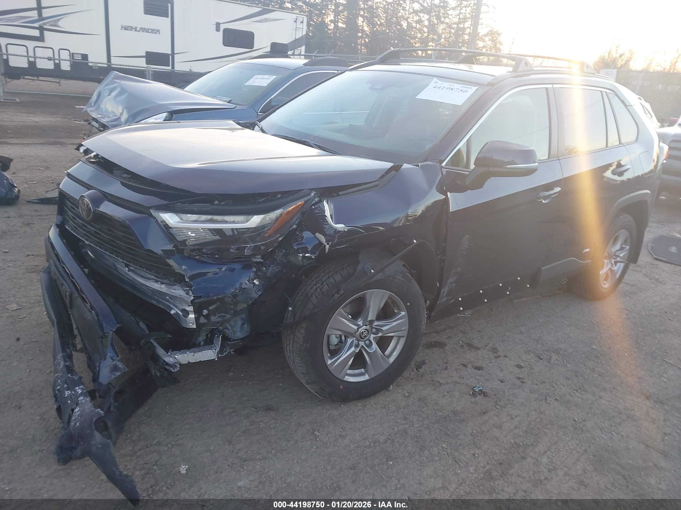 TOYOTA RAV4 image 2