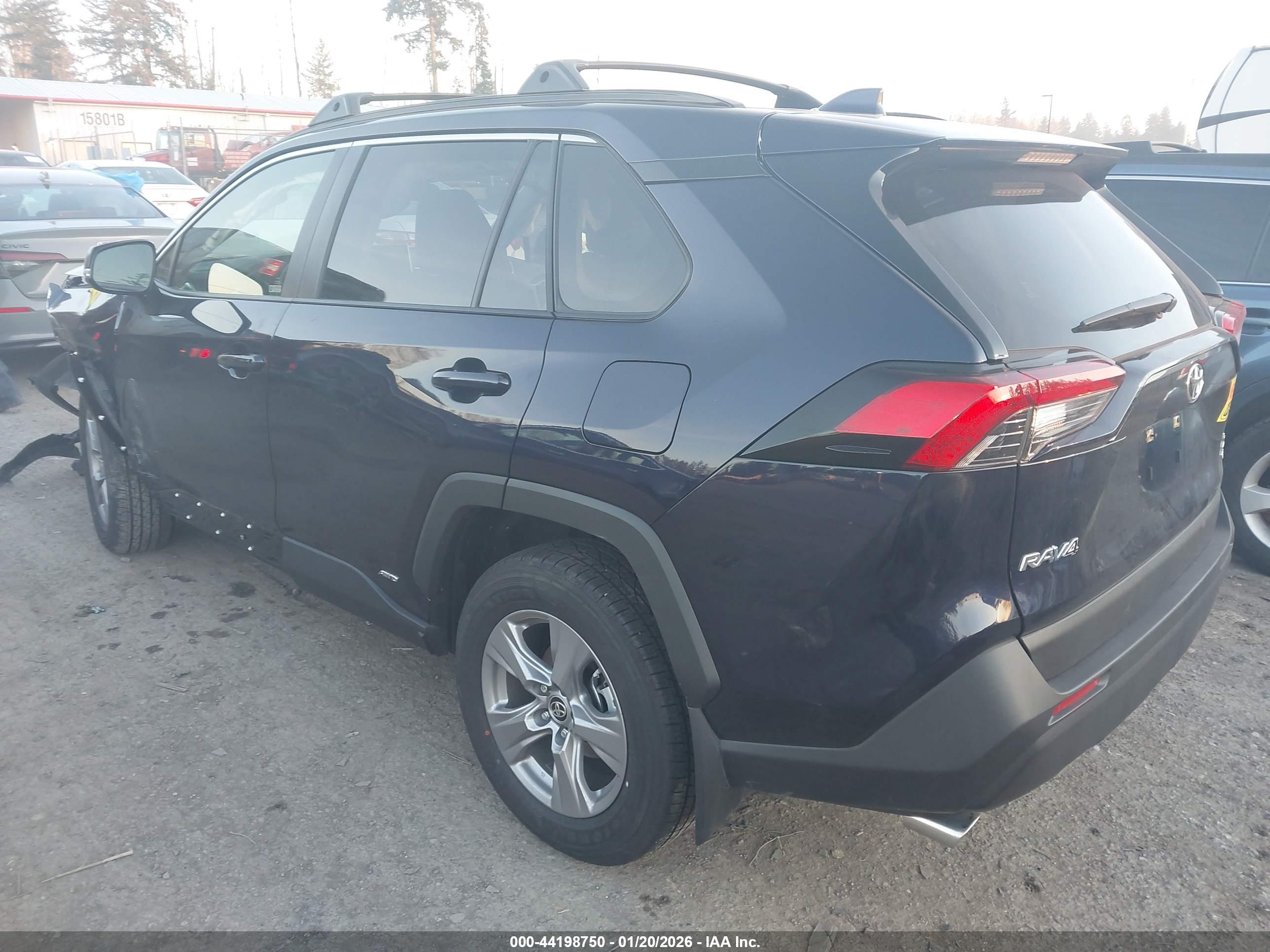 TOYOTA RAV4 image 3
