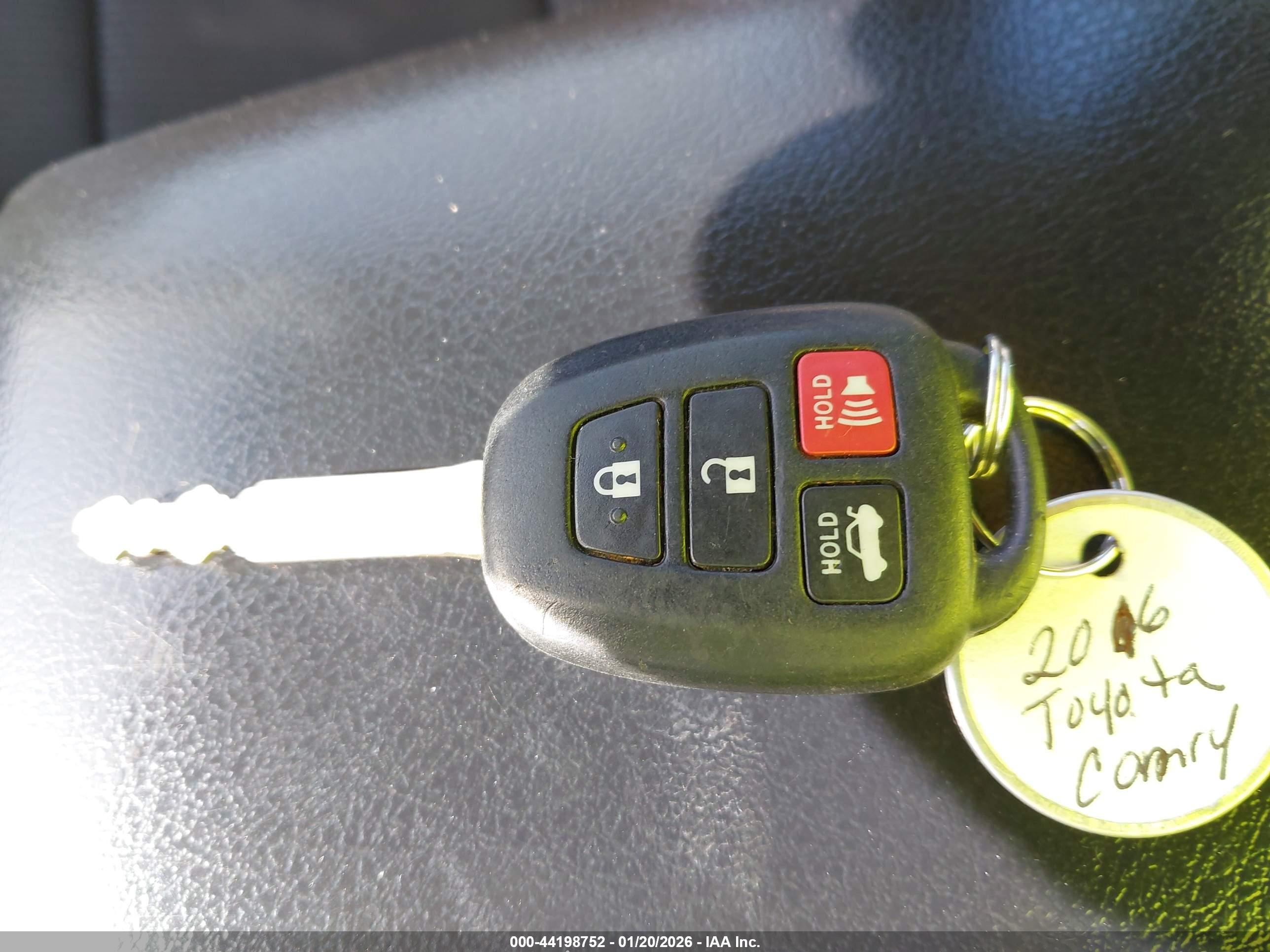 TOYOTA CAMRY image 11