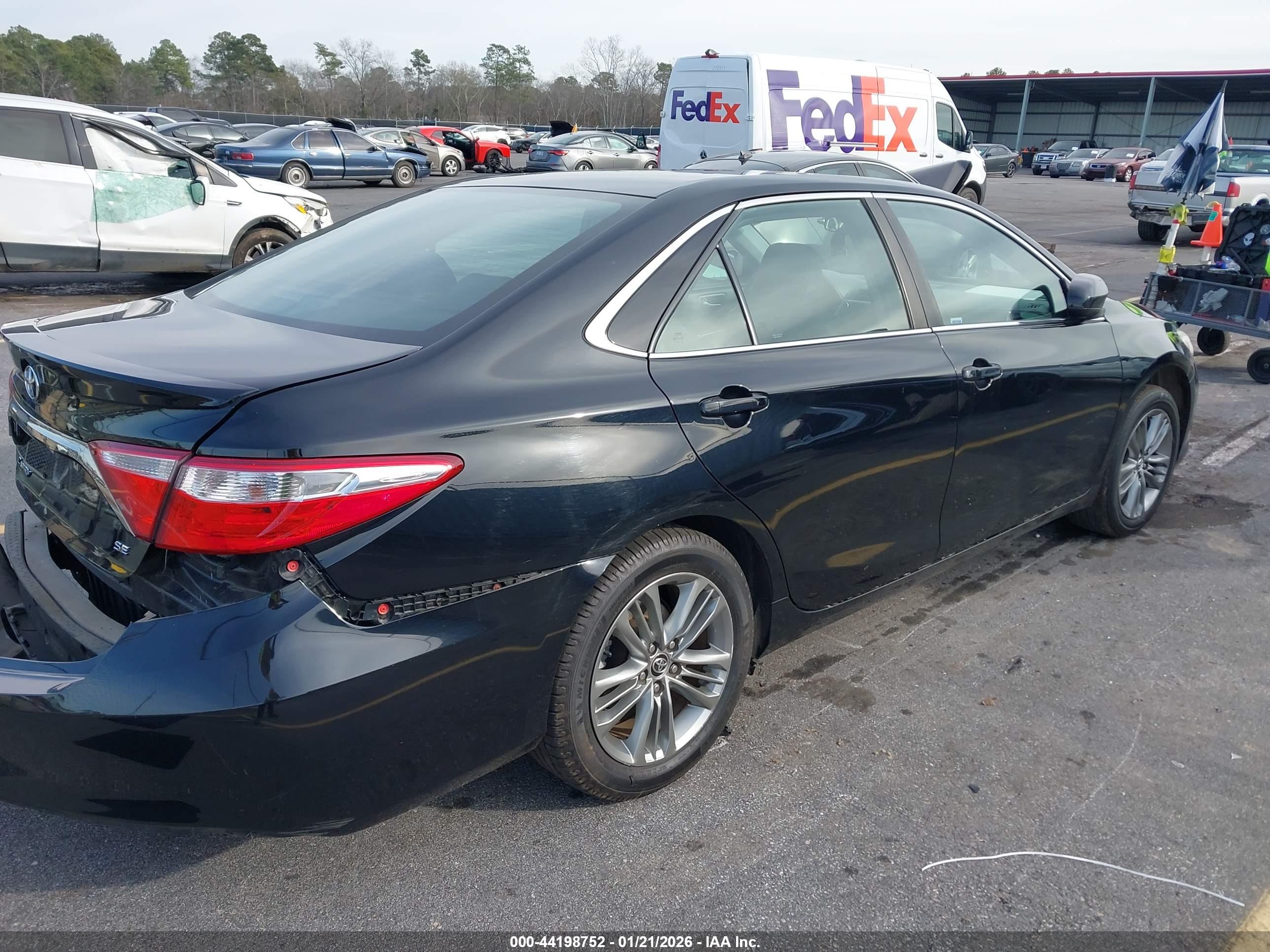 TOYOTA CAMRY image 4