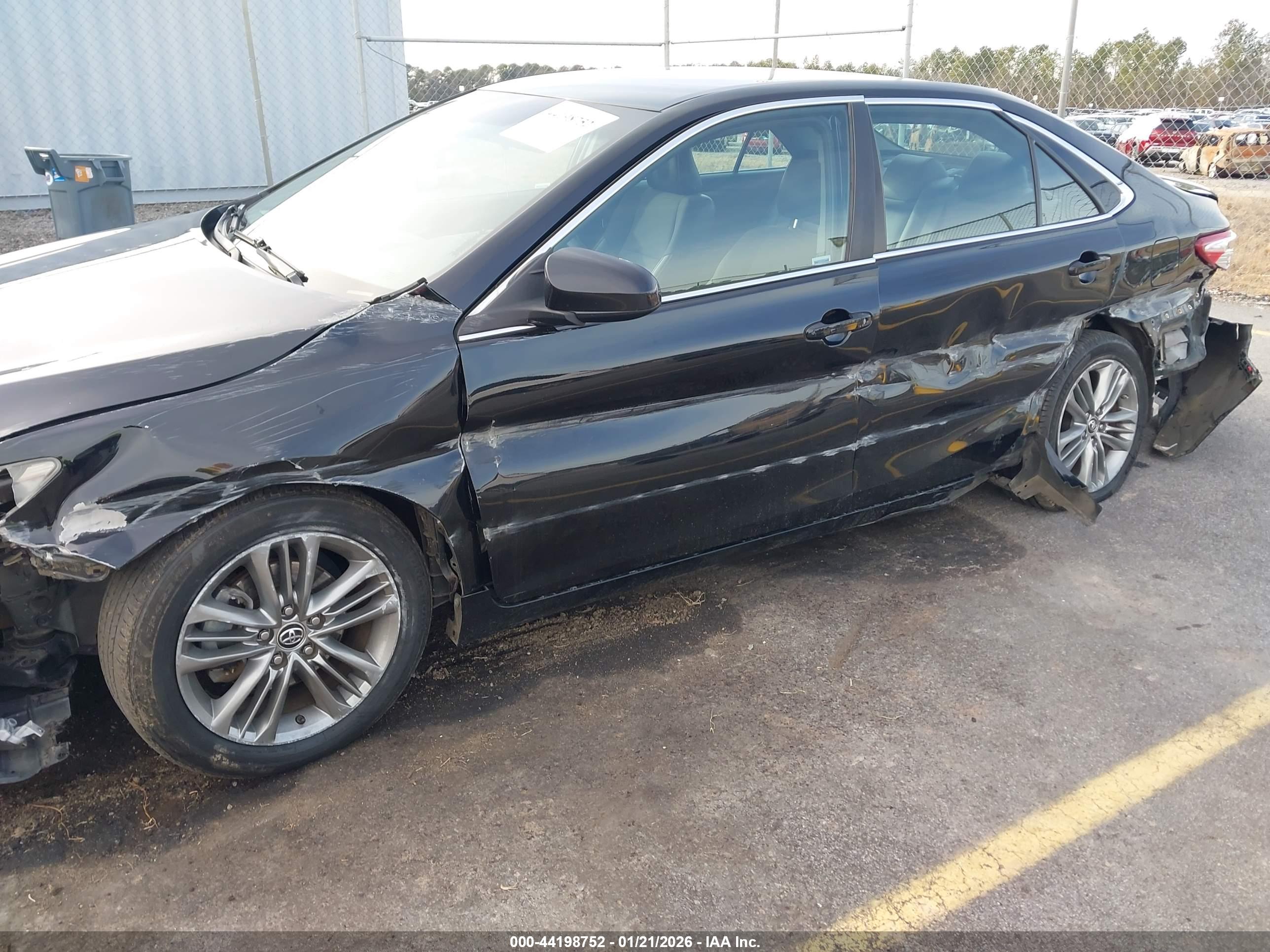 TOYOTA CAMRY image 6