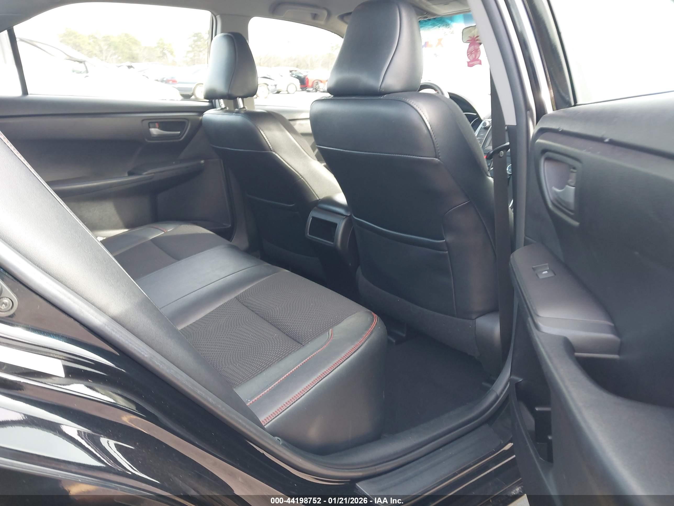 TOYOTA CAMRY image 8