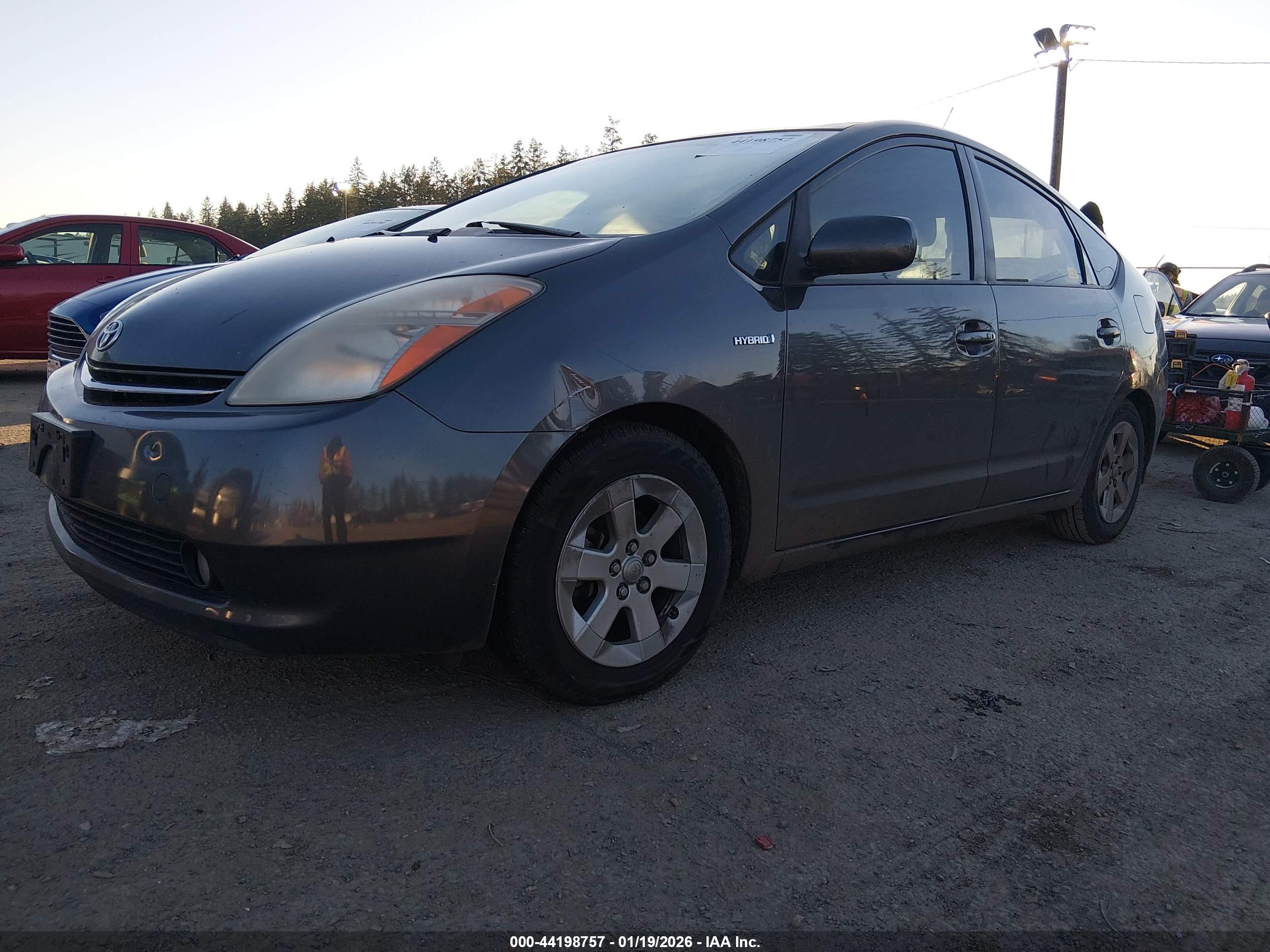 TOYOTA PRIUS image 2