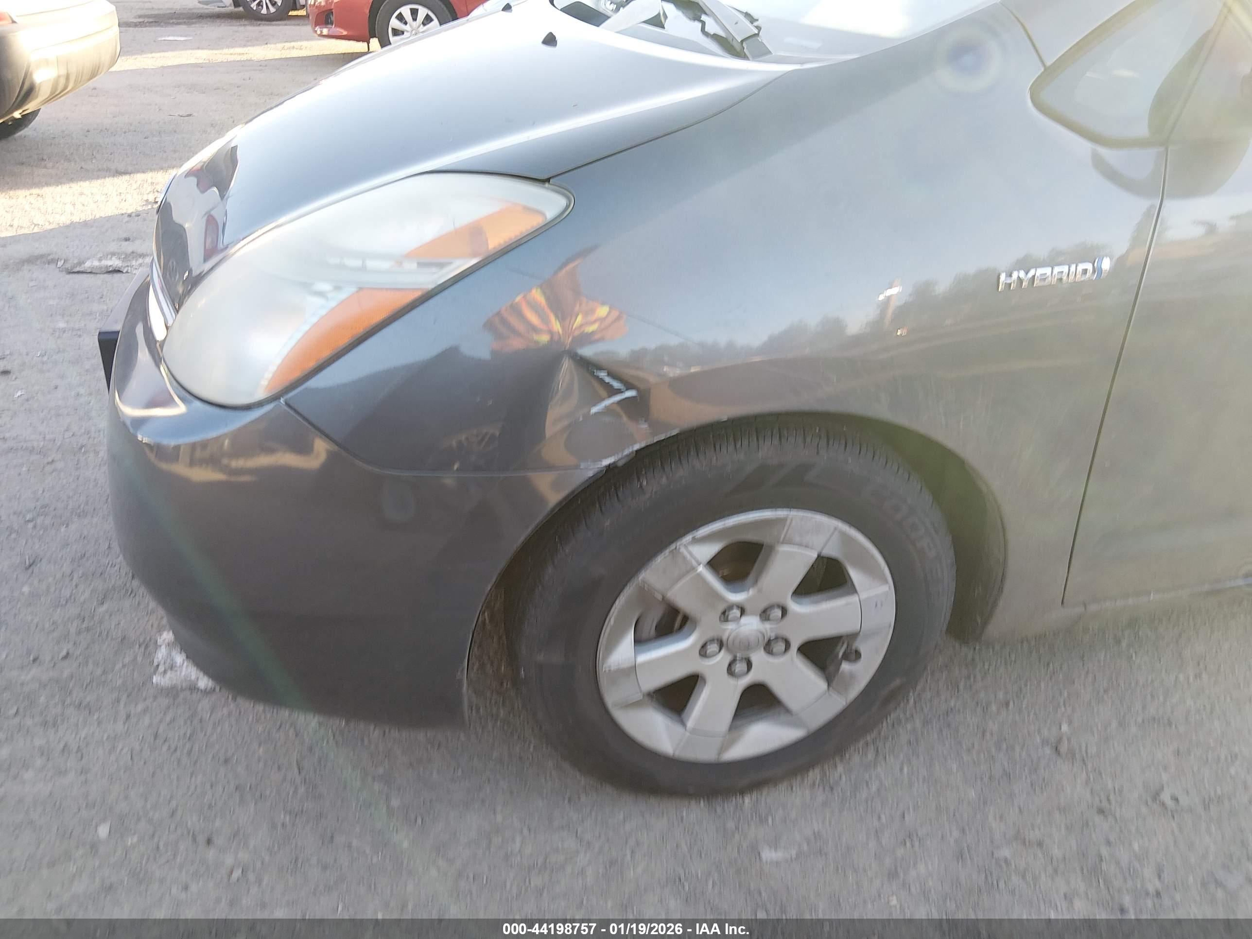 TOYOTA PRIUS image 6