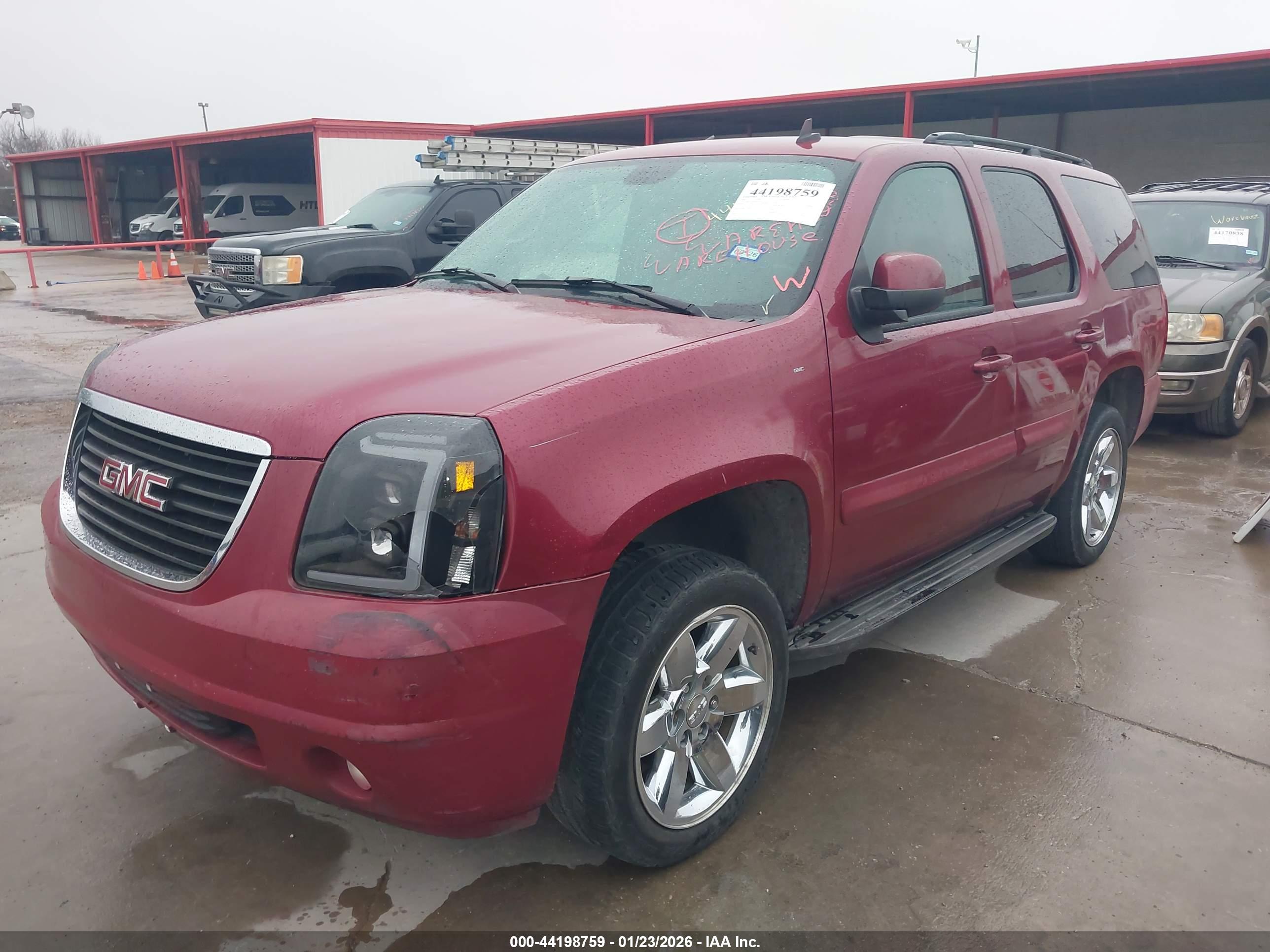 GMC YUKON image 2