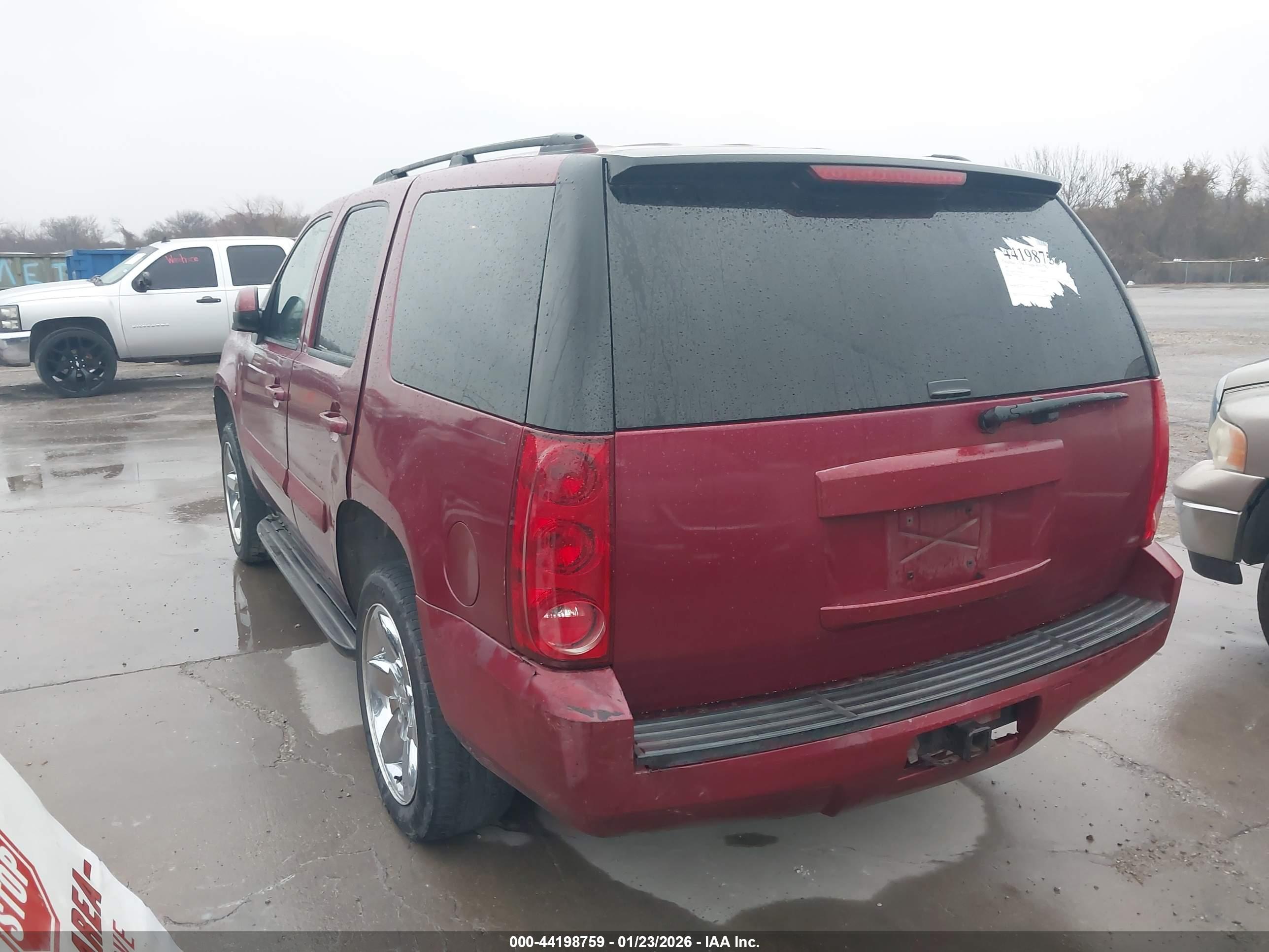 GMC YUKON image 3