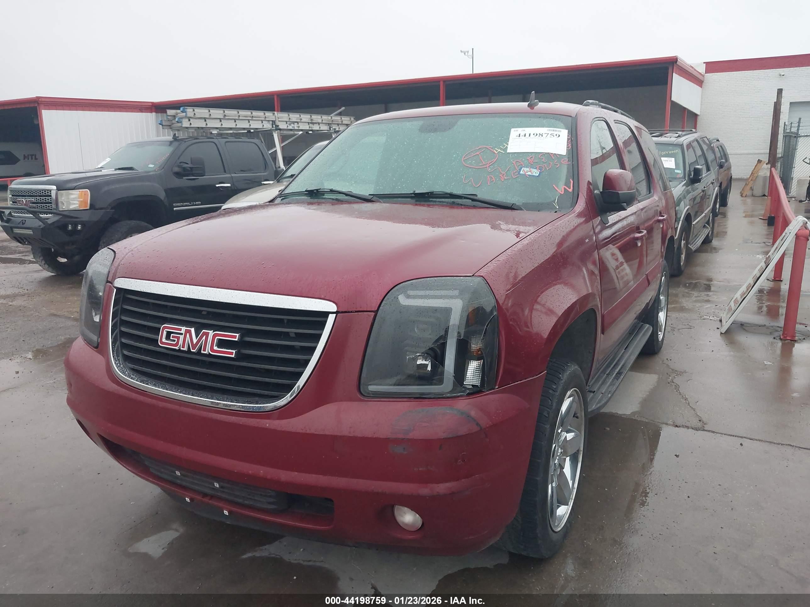 GMC YUKON image 6