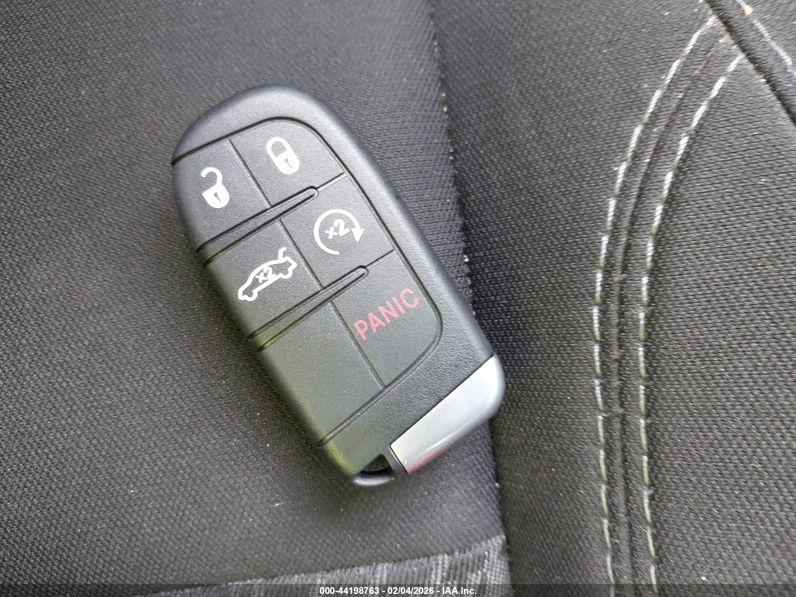 DODGE CHALLENGER image 11