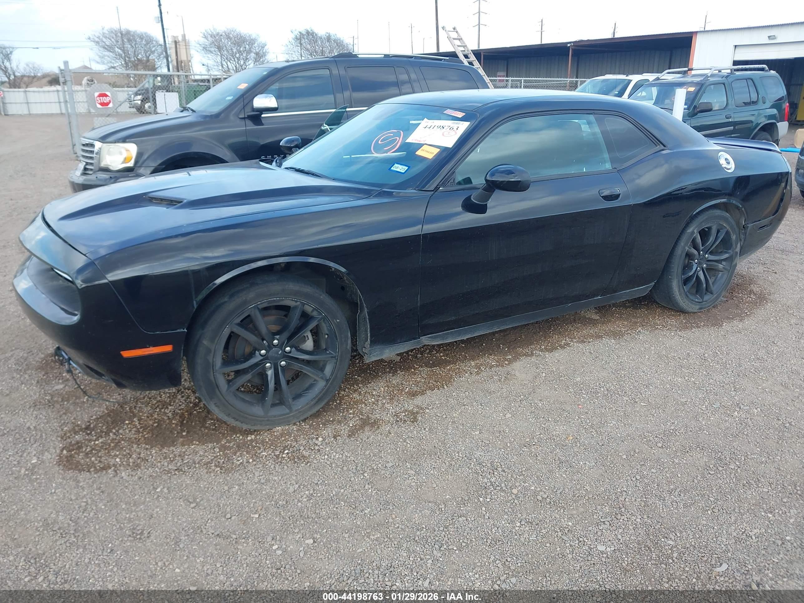 DODGE CHALLENGER image 2