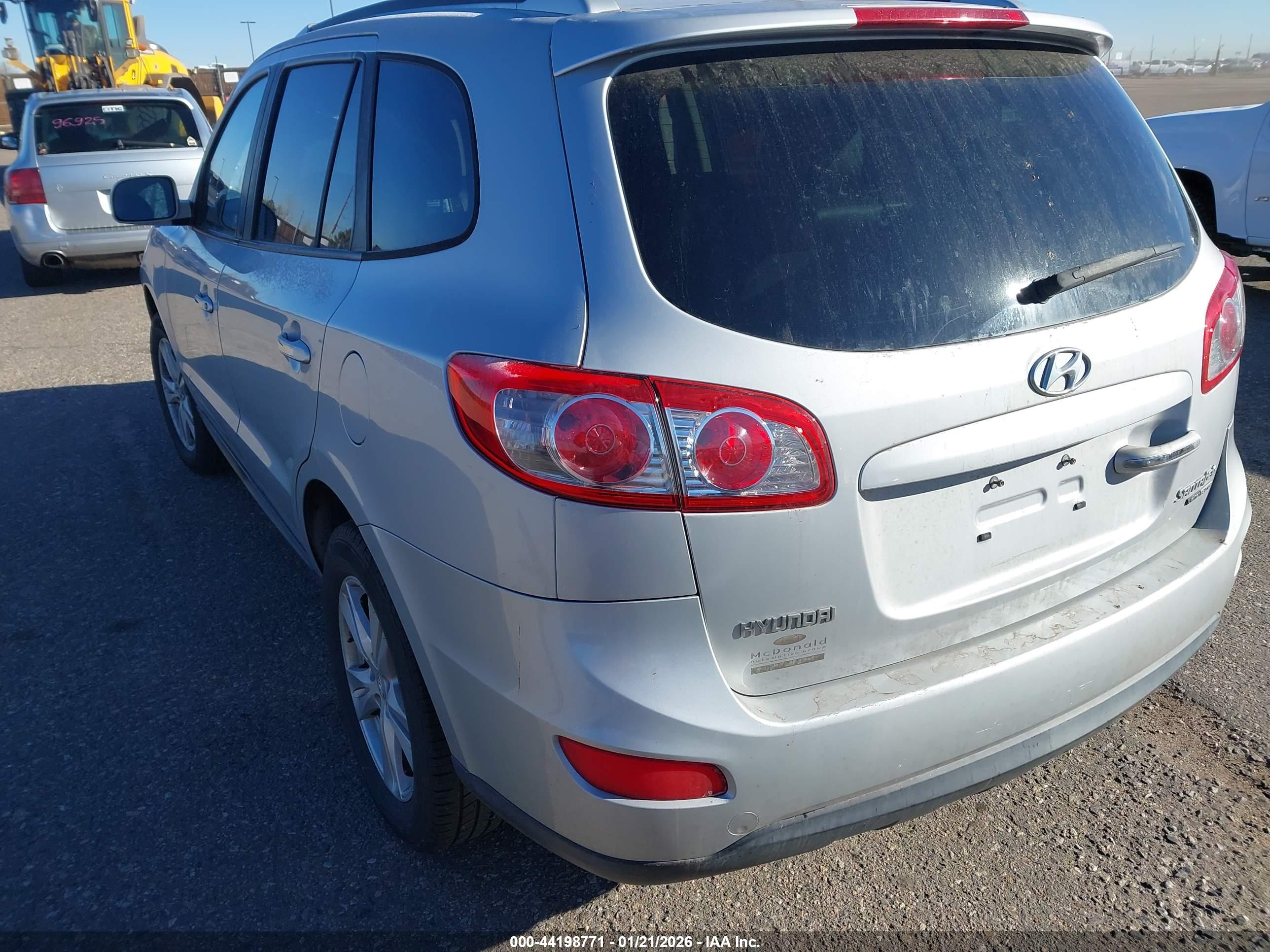 HYUNDAI SANTA image 3