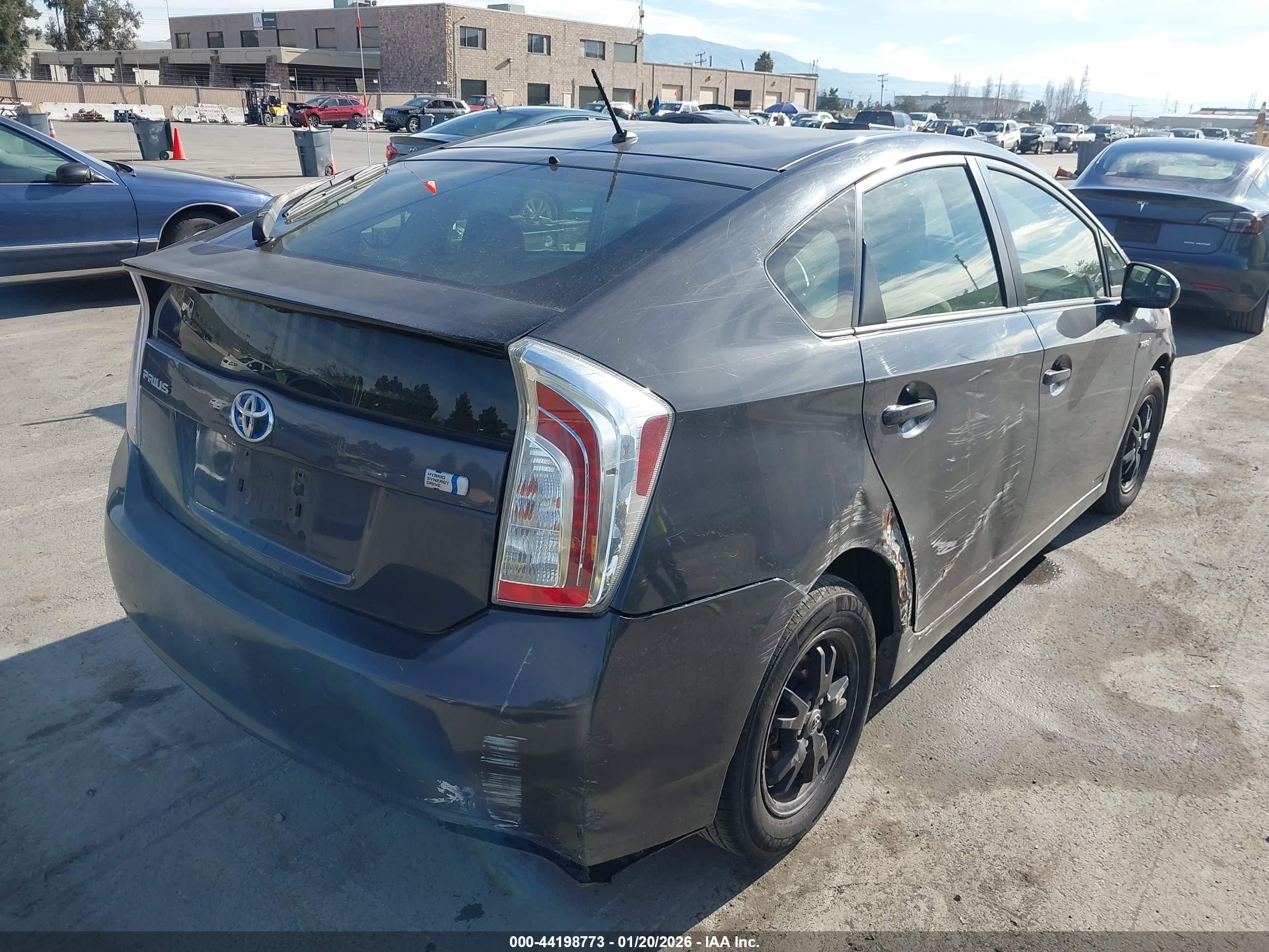 TOYOTA PRIUS image 4