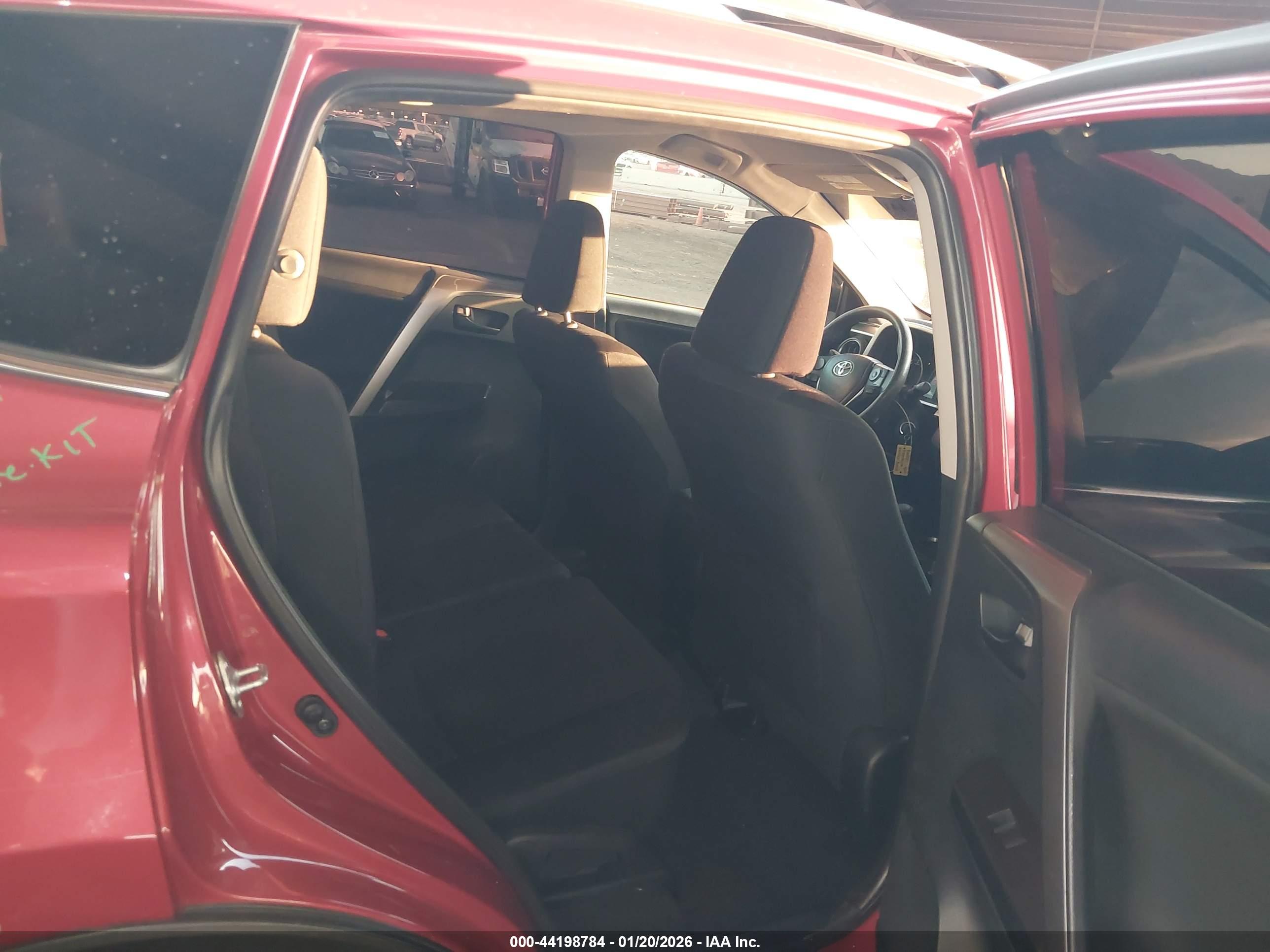 TOYOTA RAV4 image 8