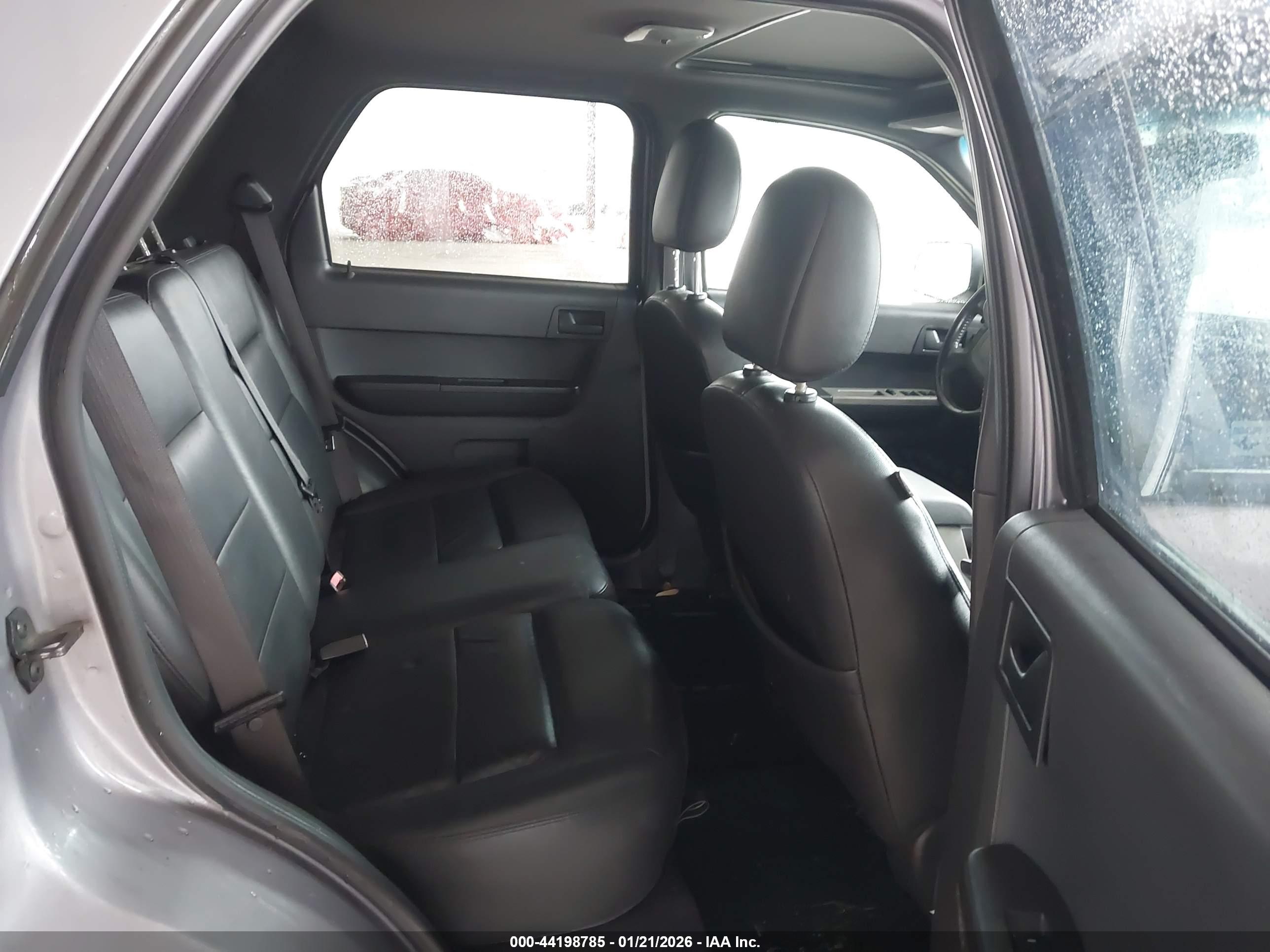 FORD ESCAPE image 8