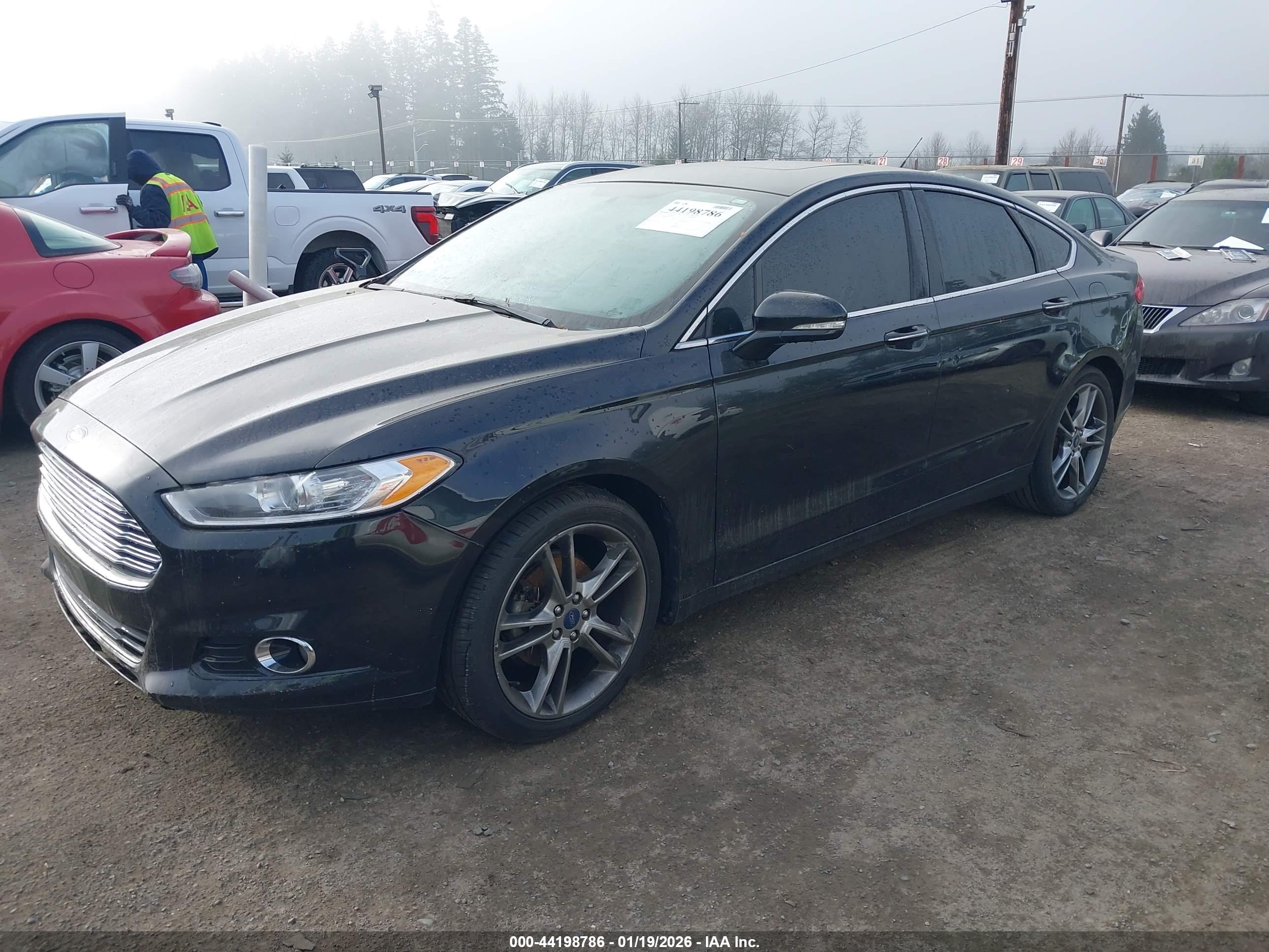 FORD FUSION image 2