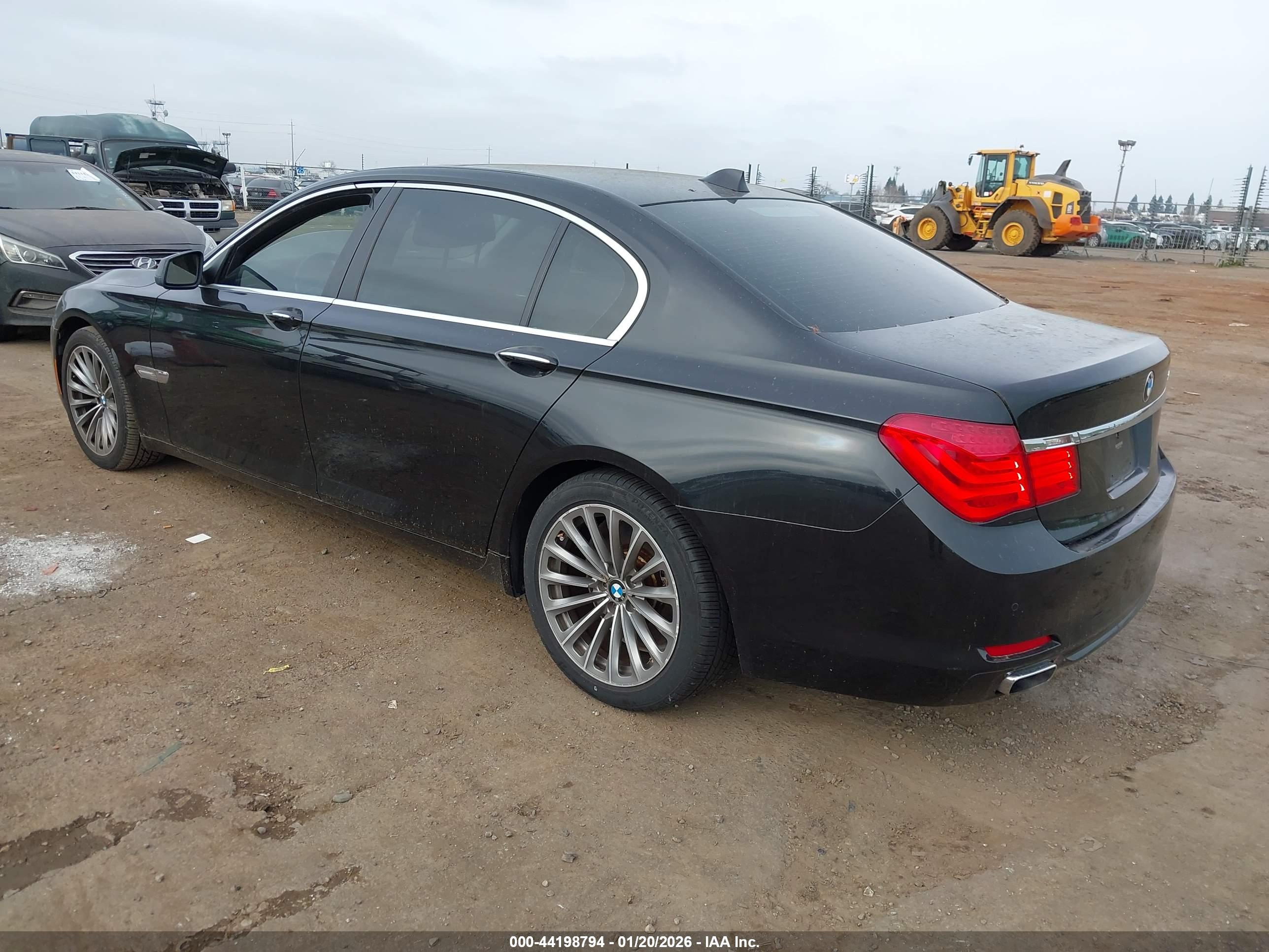 BMW 750LI image 3