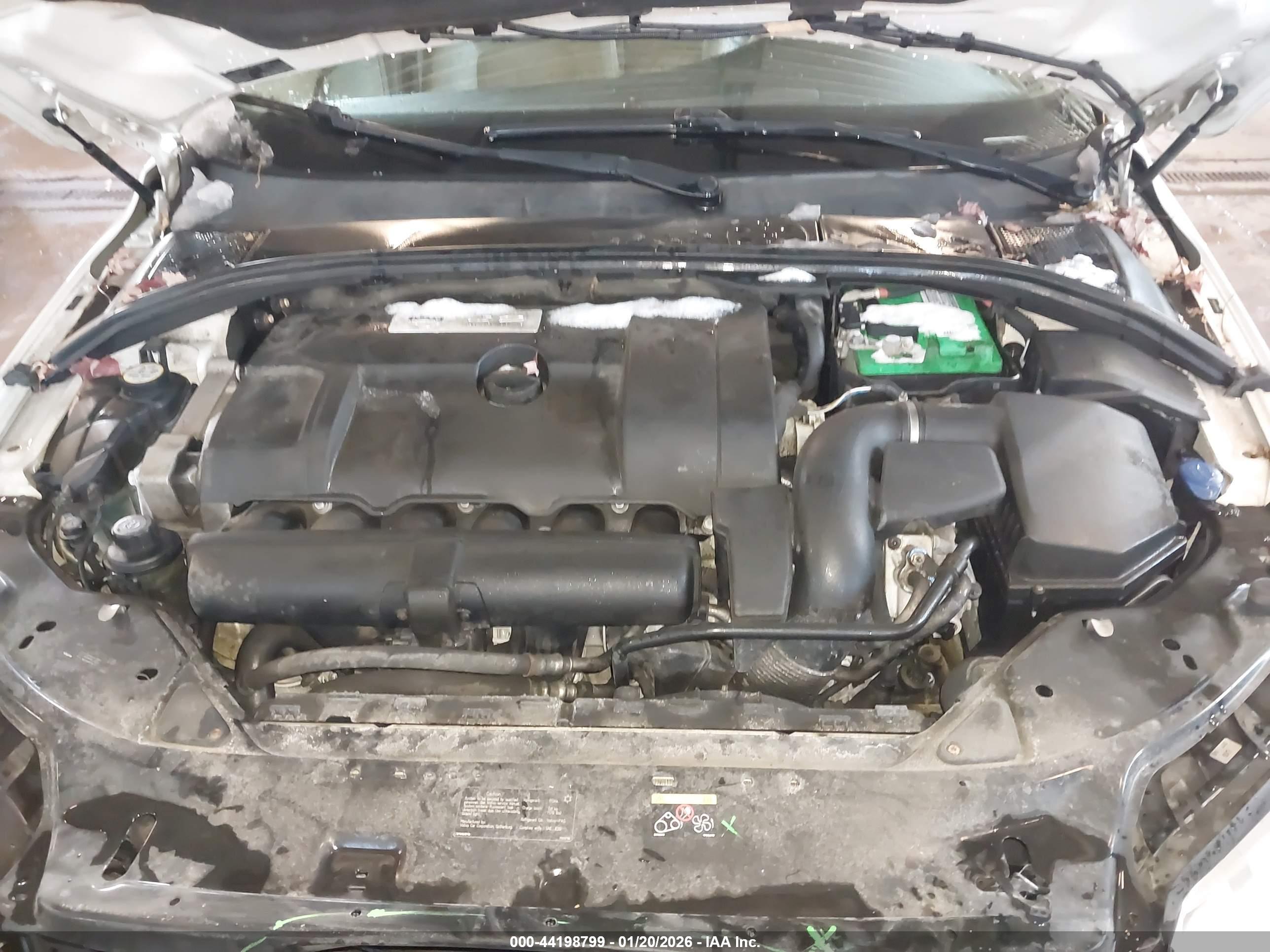 VOLVO XC70 image 10