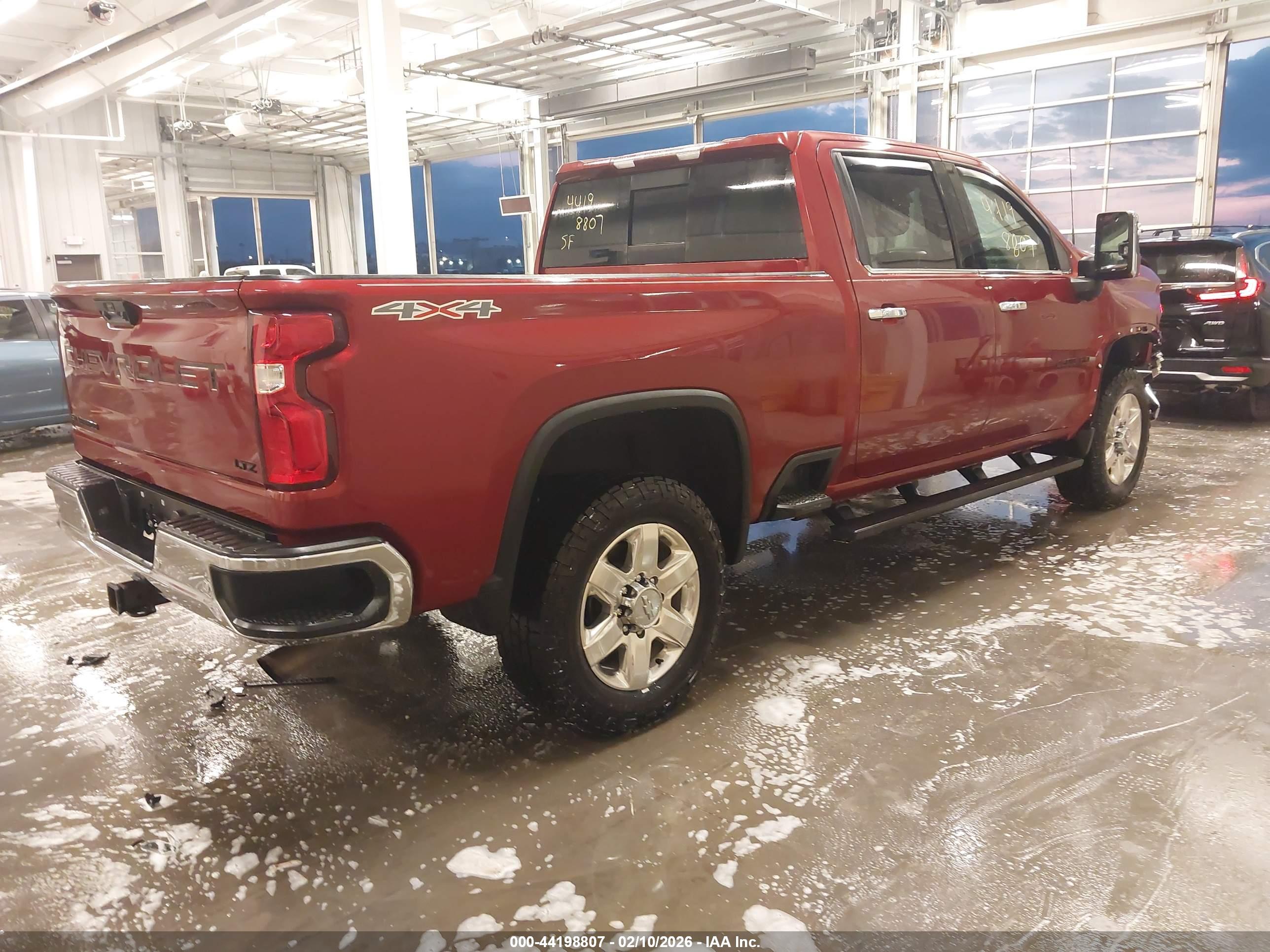 CHEVROLET SILVERADO image 4