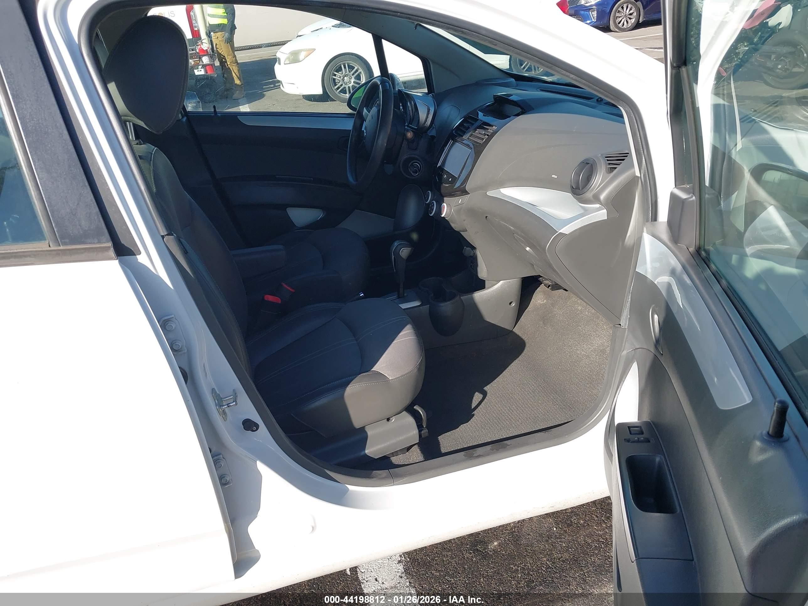 CHEVROLET SPARK image 5