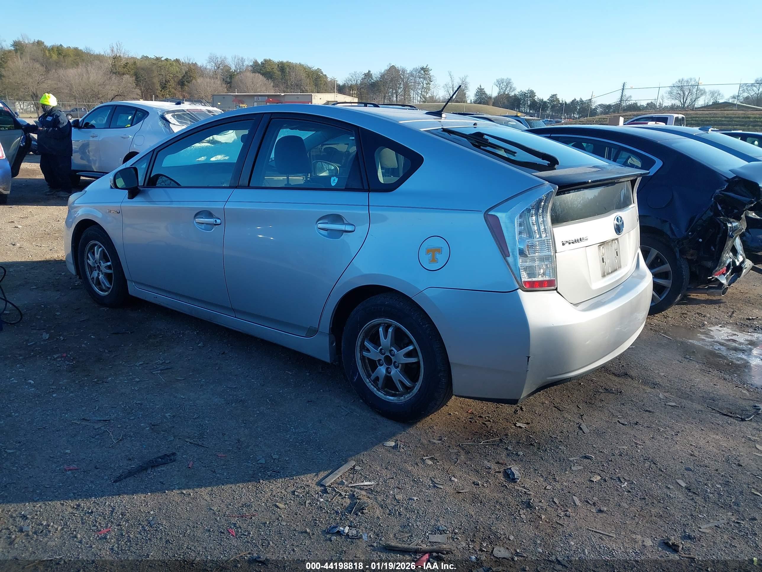 TOYOTA PRIUS image 3