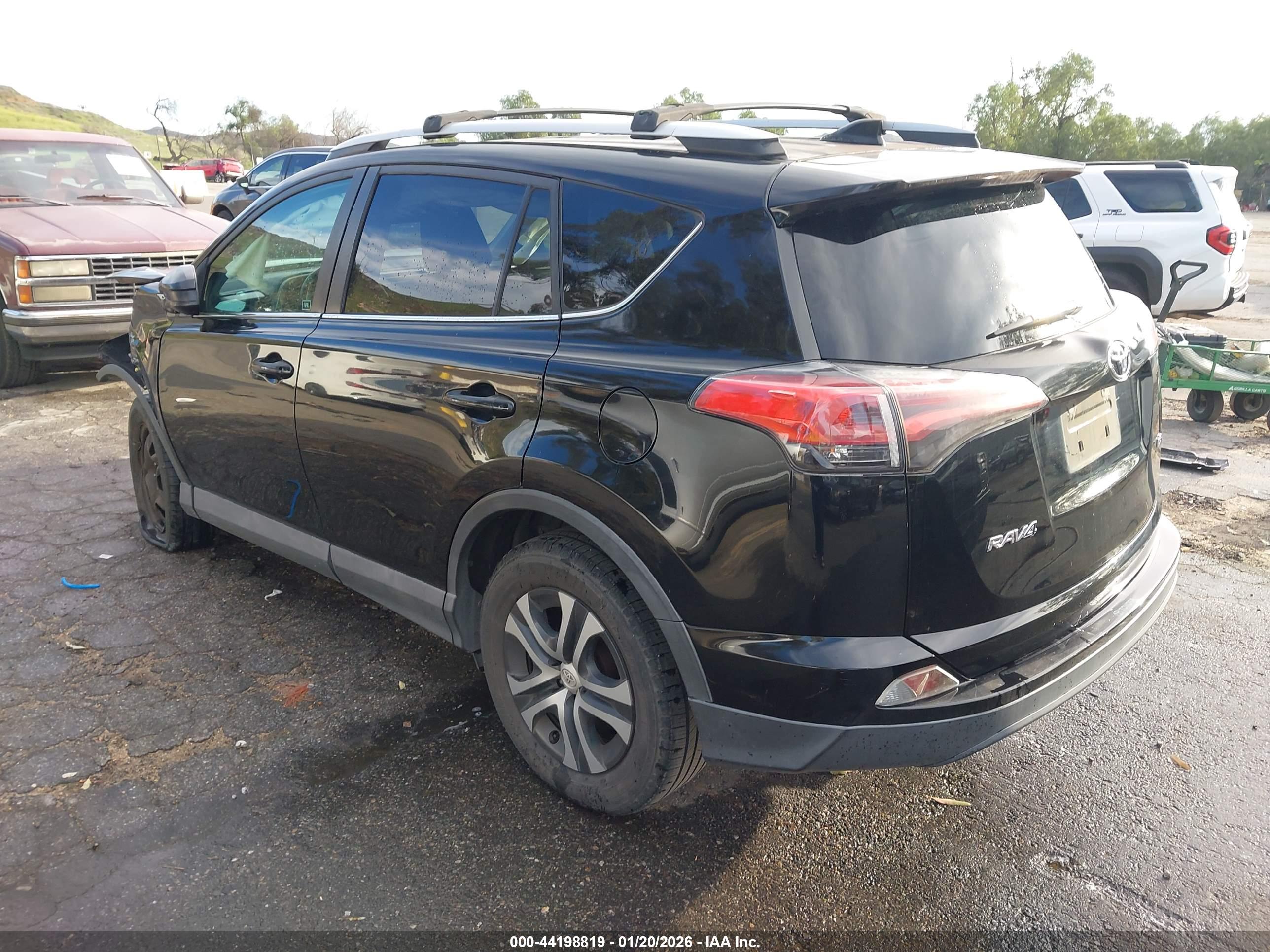 TOYOTA RAV4 image 3
