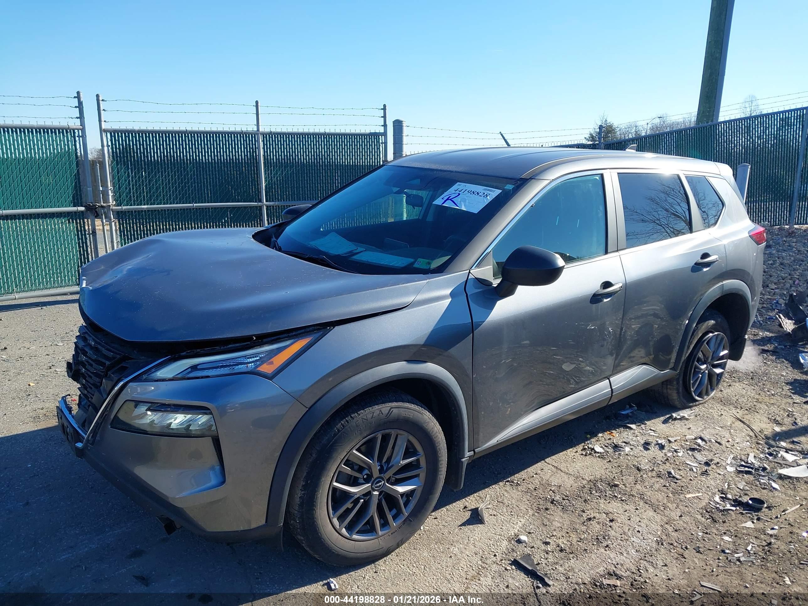 NISSAN ROGUE image 2