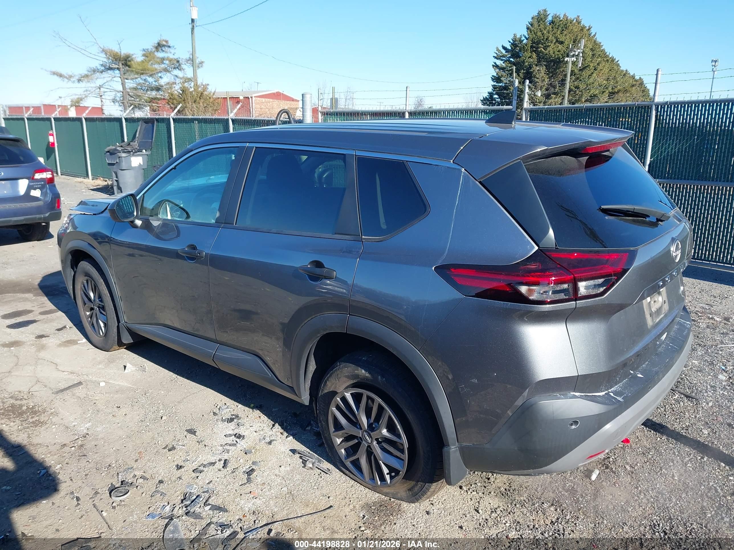 NISSAN ROGUE image 3