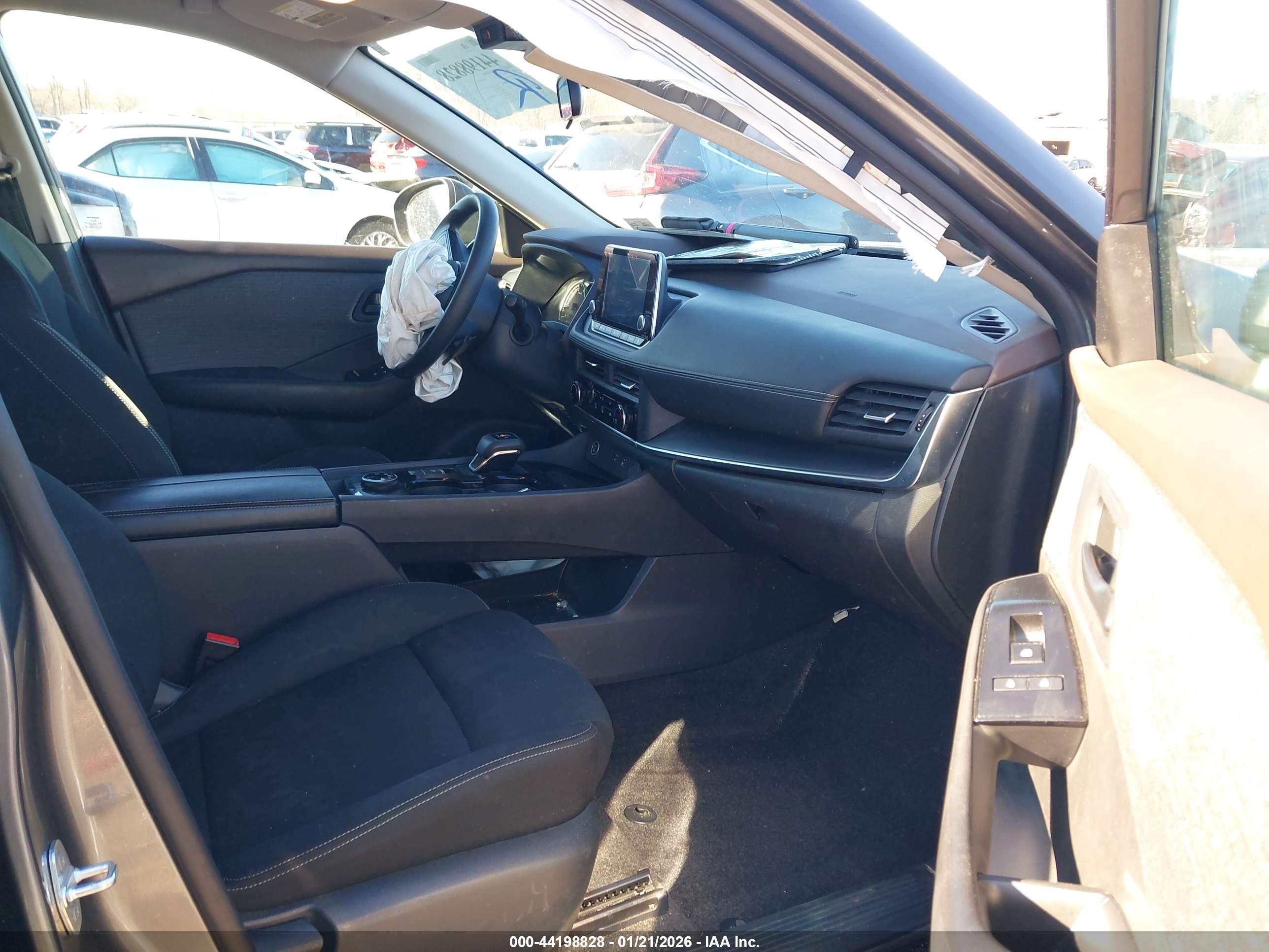NISSAN ROGUE image 5