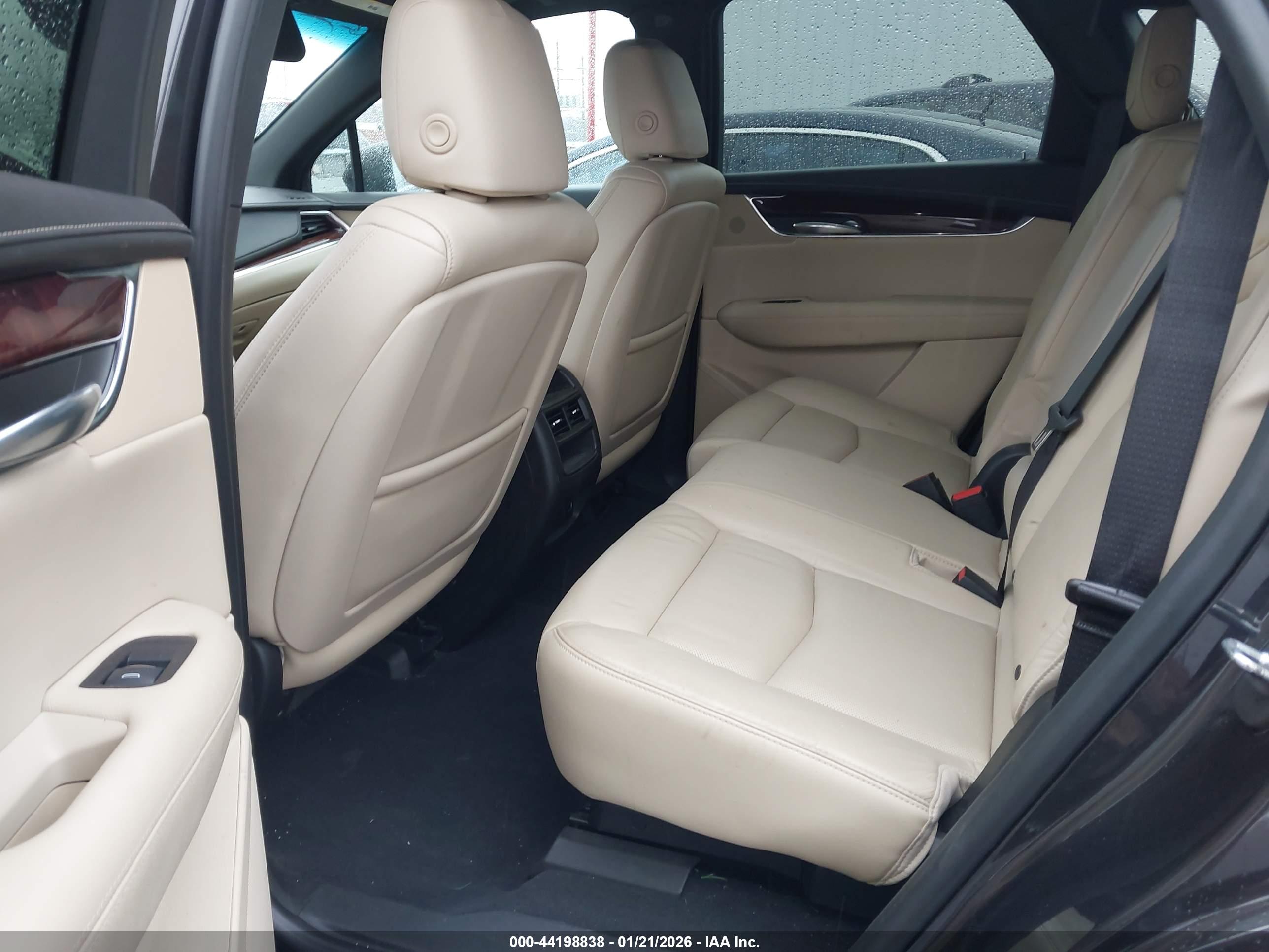 CADILLAC XT5 image 8