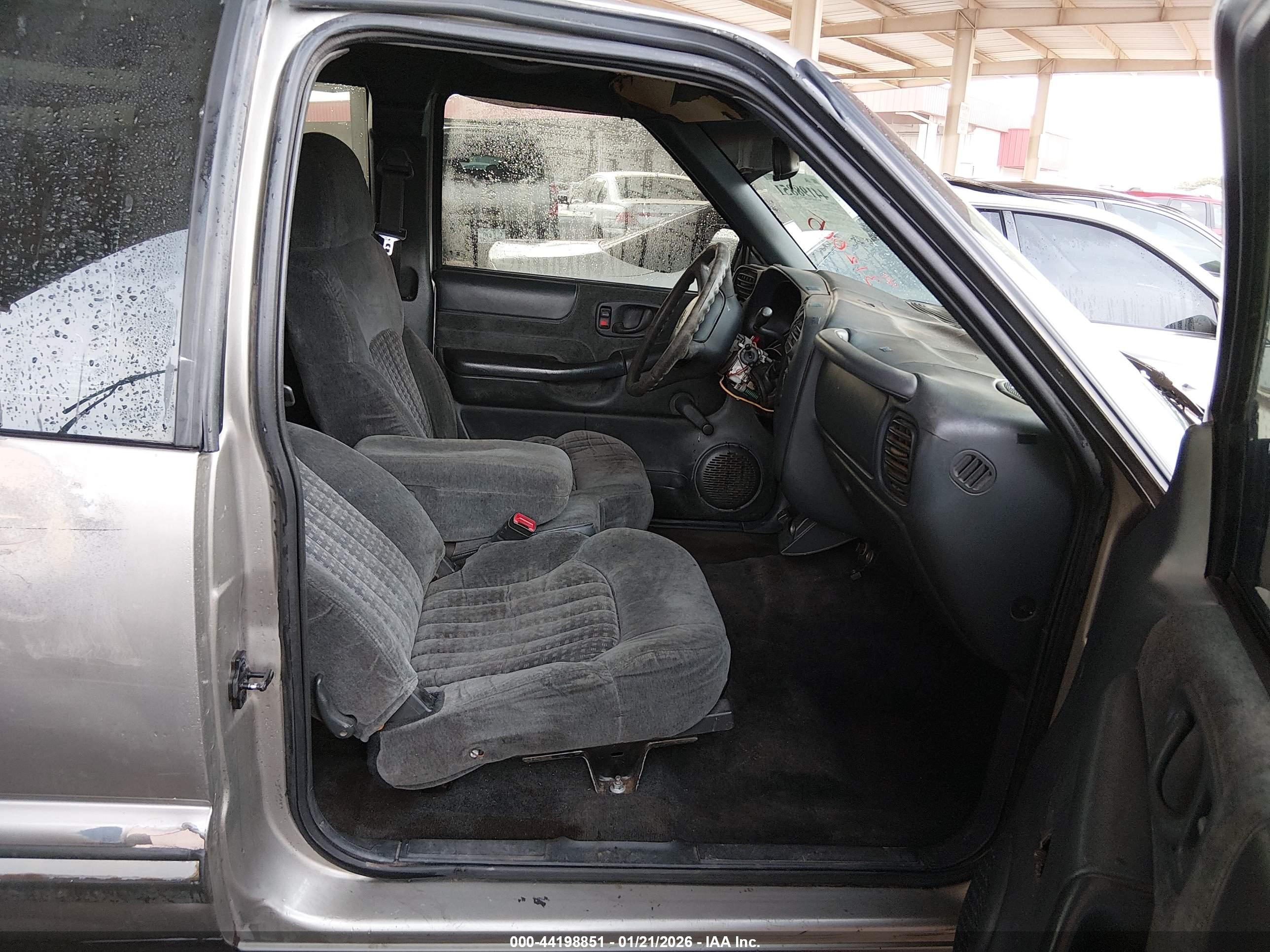 CHEVROLET S-10 image 5