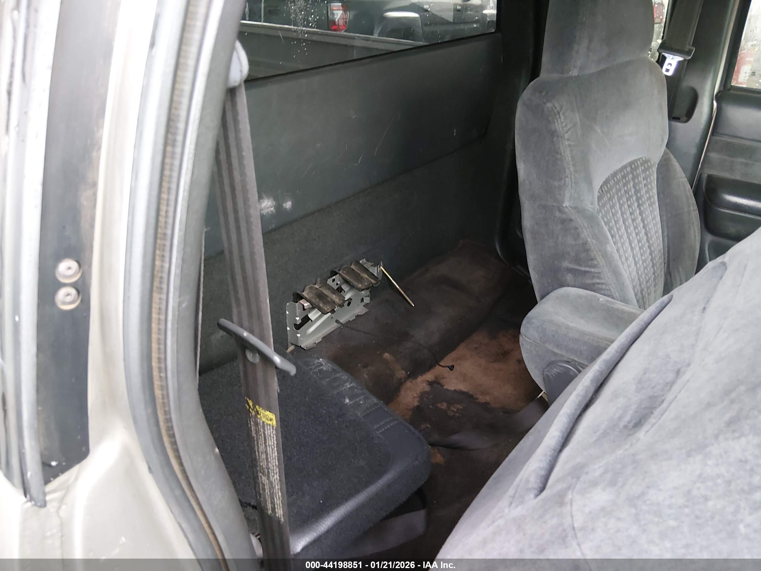 CHEVROLET S-10 image 8