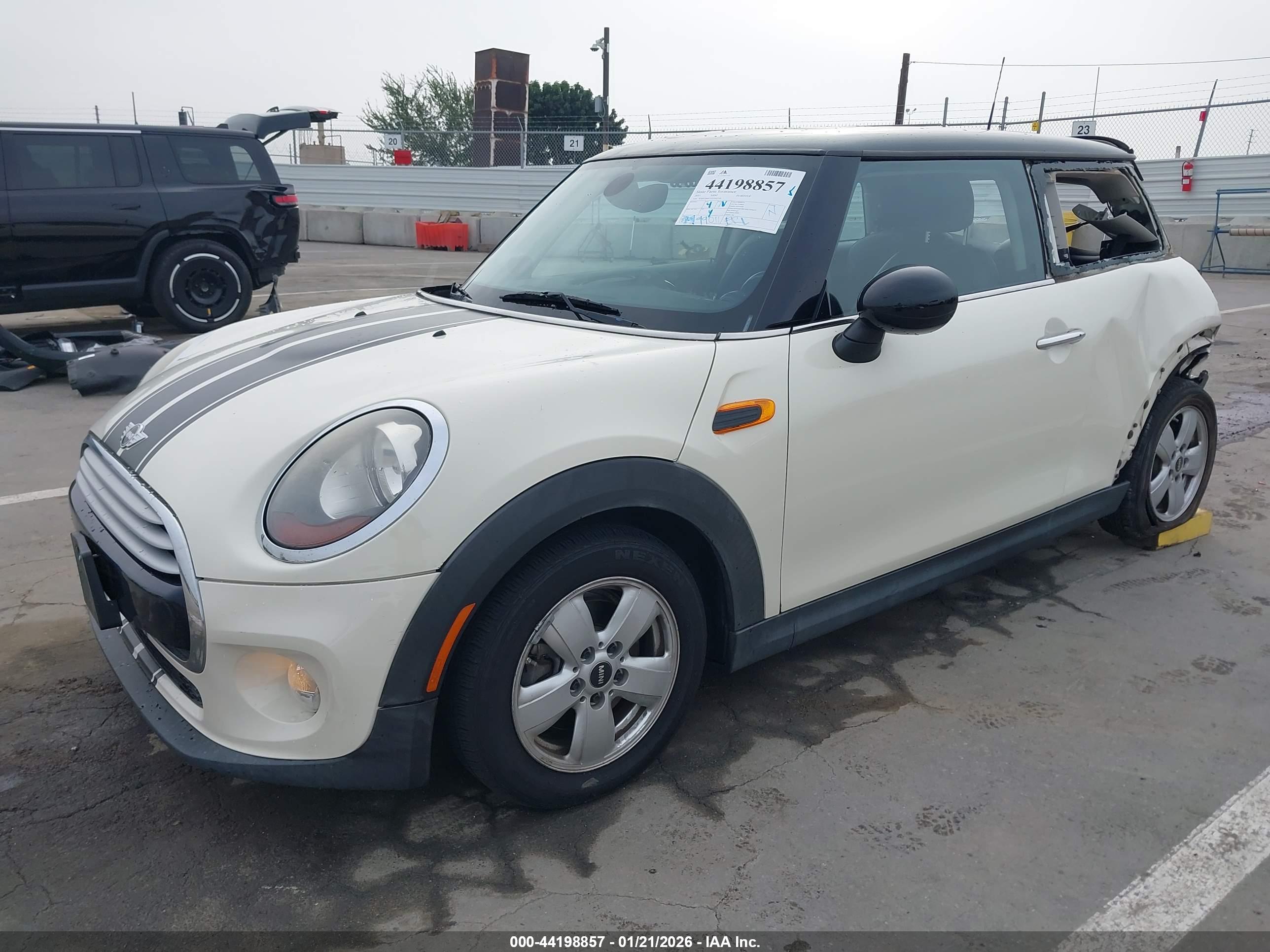MINI HARDTOP image 2