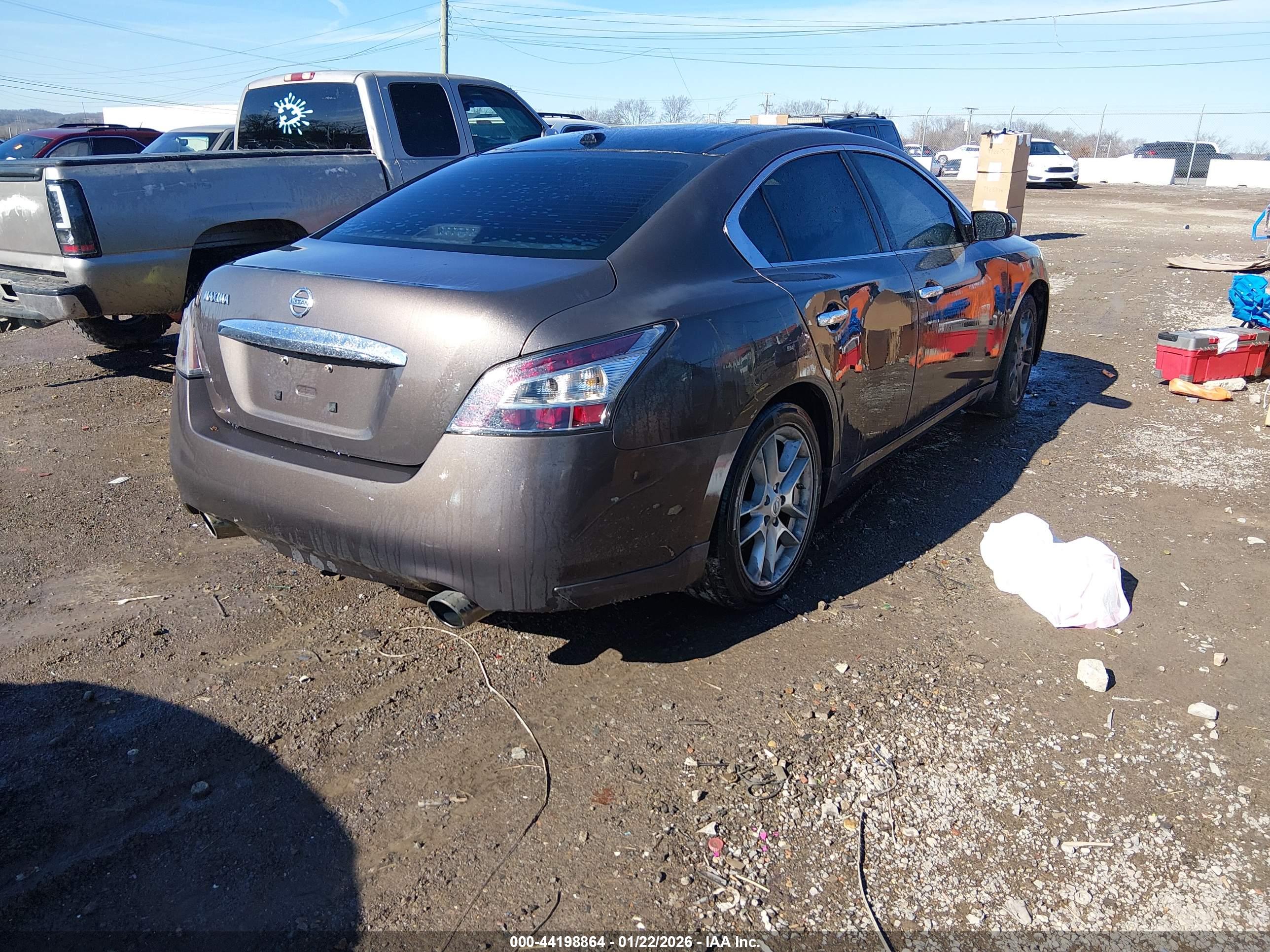 NISSAN MAXIMA image 4