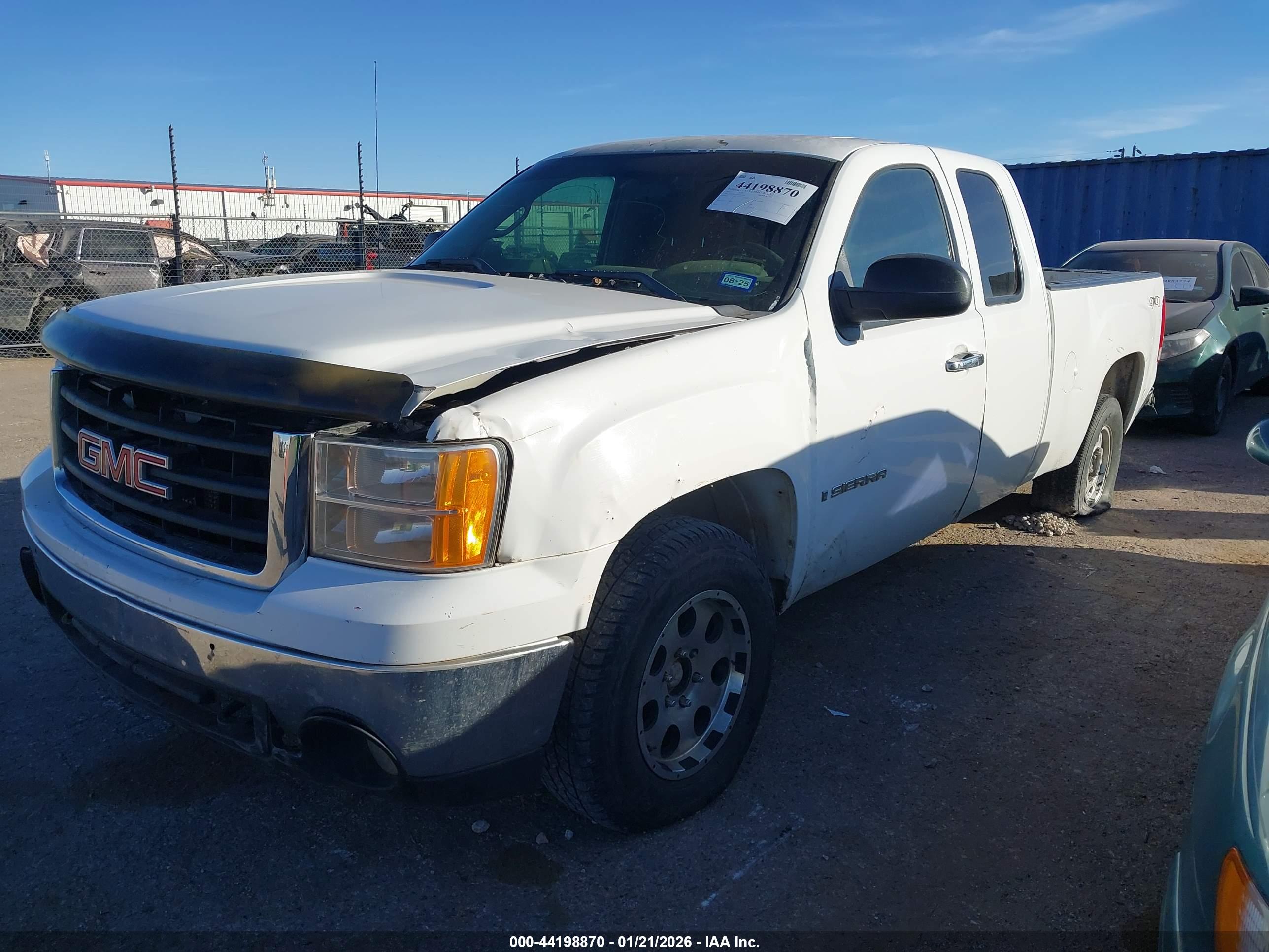GMC SIERRA image 2