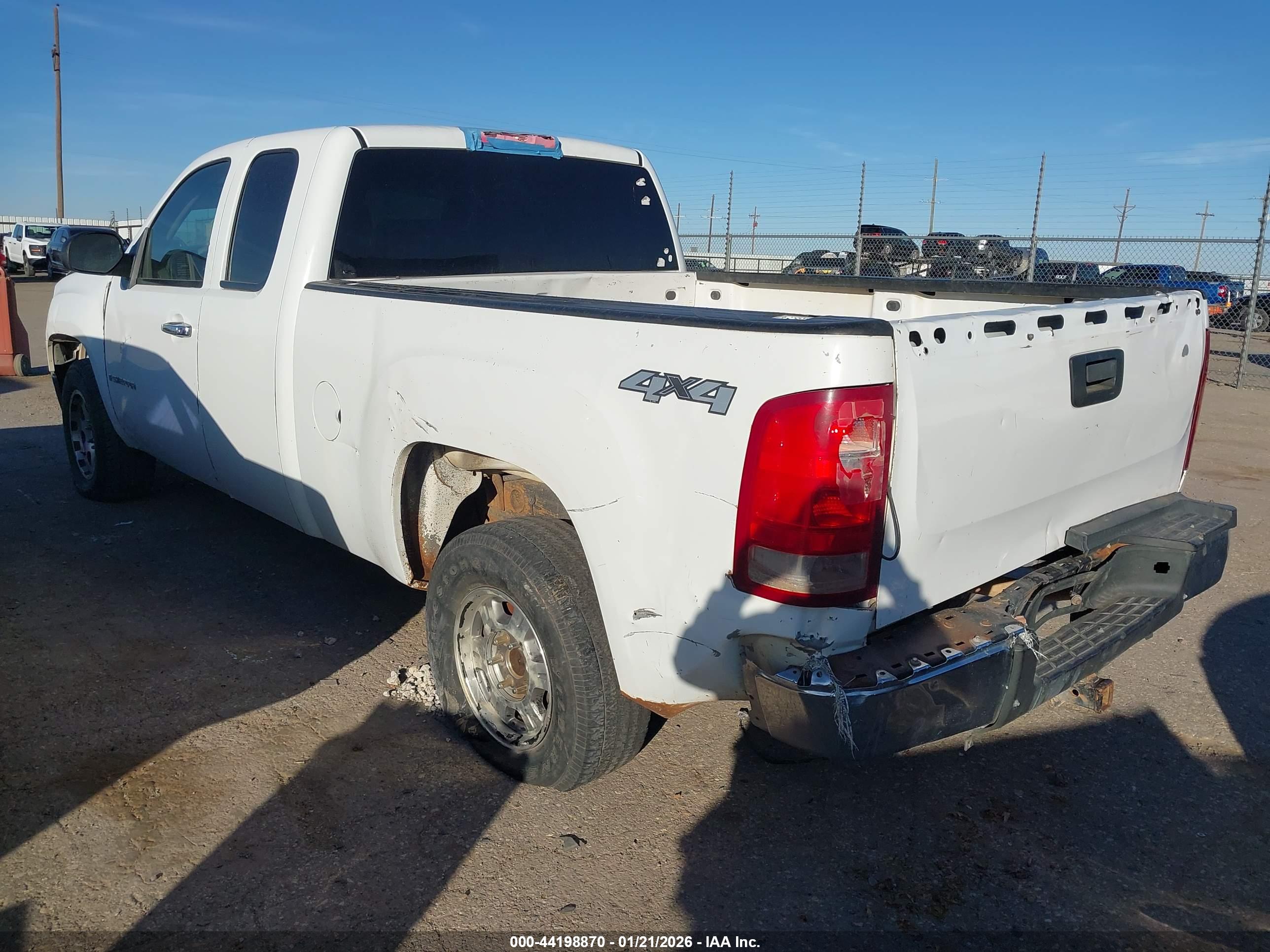 GMC SIERRA image 3
