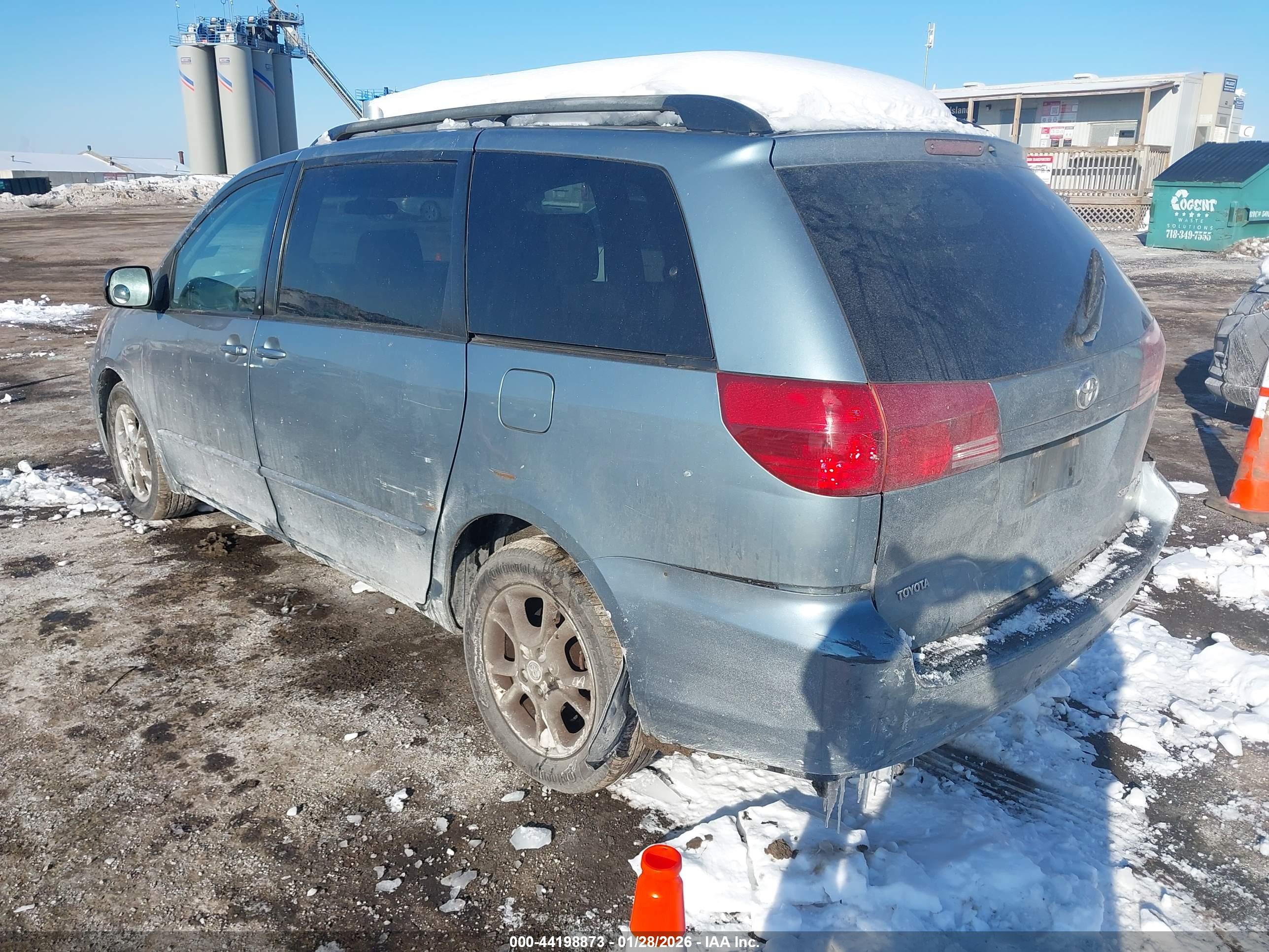 TOYOTA SIENNA image 3